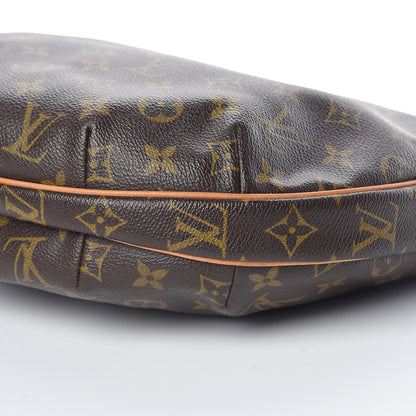 Louis Vuitton Monogram Croissant MM 6 of 10