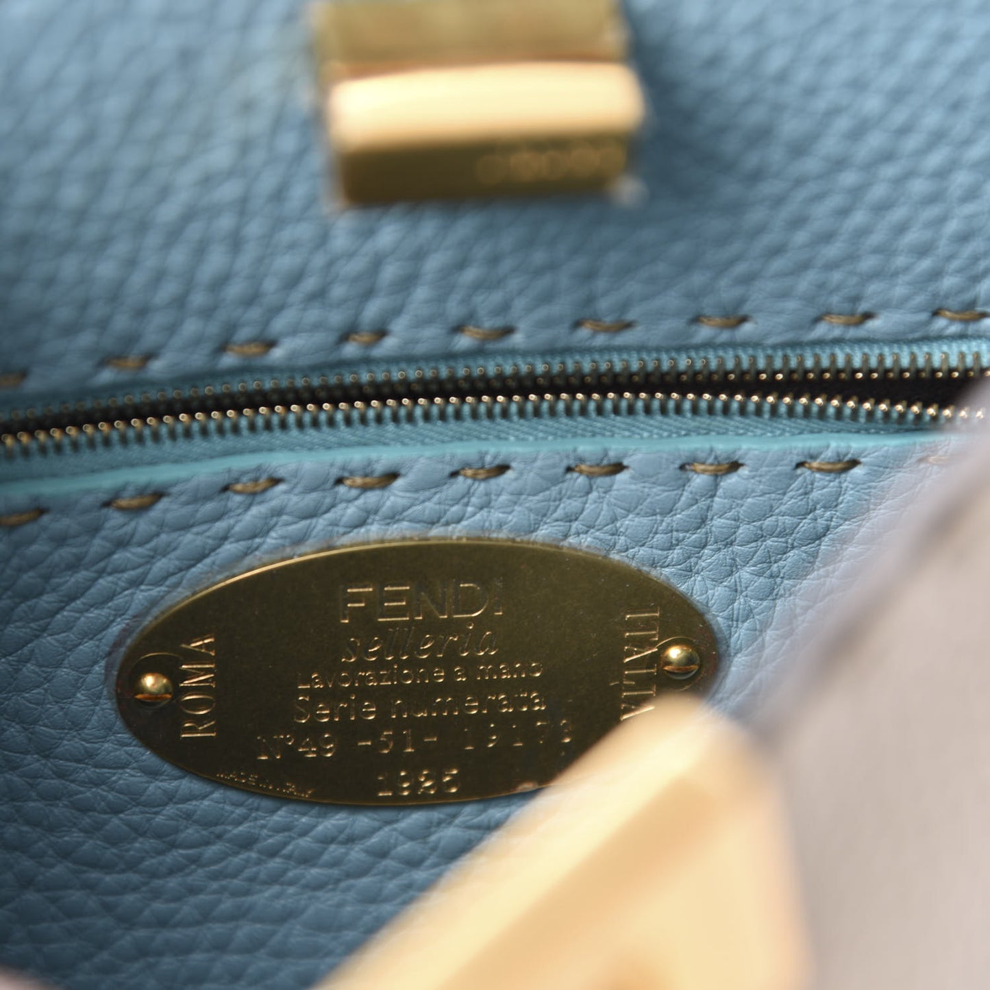 Cuoio Romano Selleria Medium Peekaboo Iconic Essentially Satchel Latte Laguna Tortora