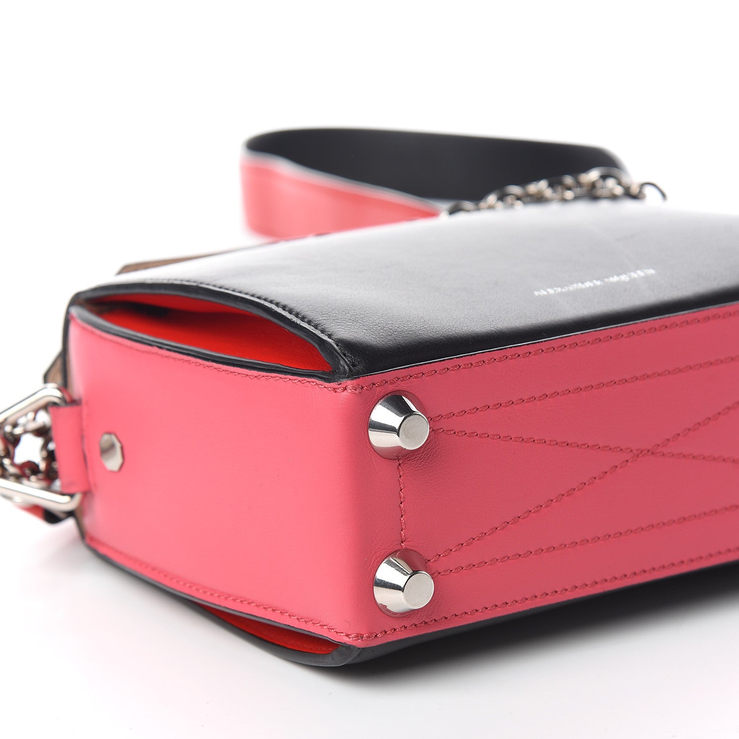 Alexander McQueen Grained Calfskin Box Shoulder Bag 16 Black Pink 6 of 10