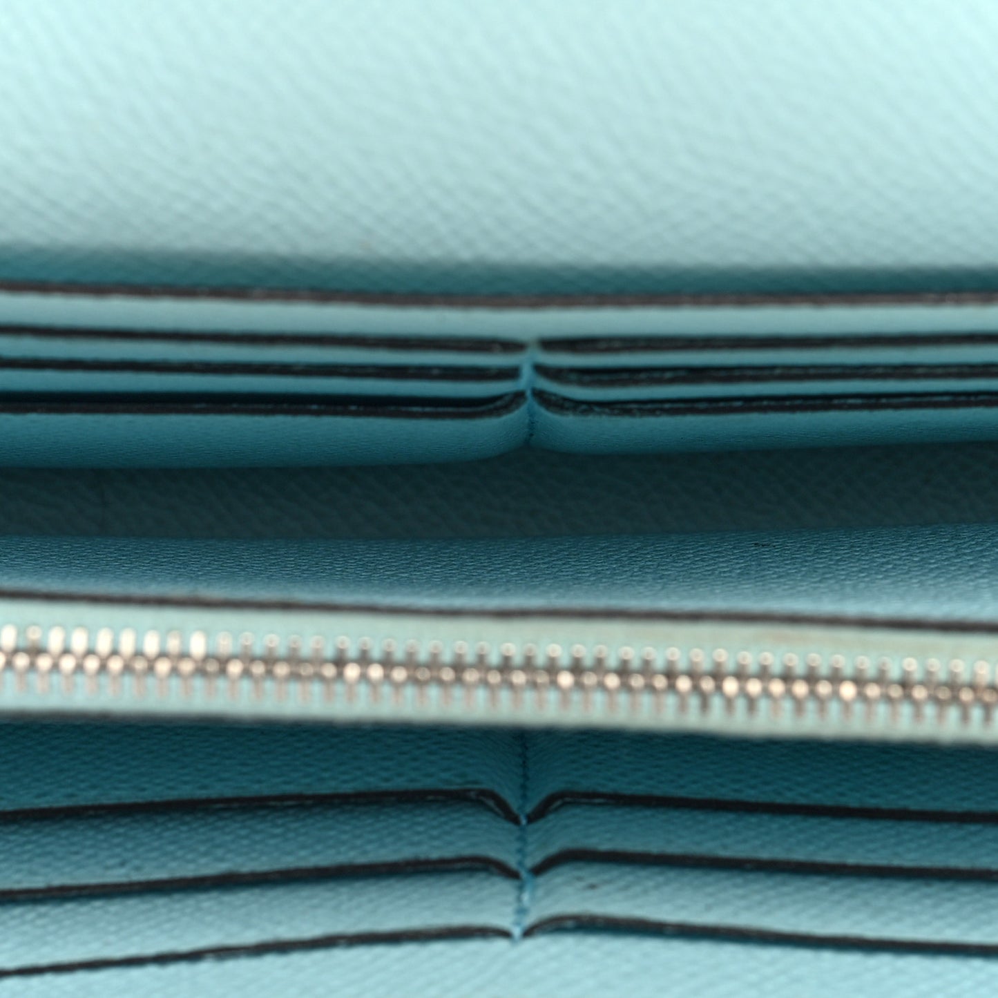 Epsom Kelly Longue Wallet