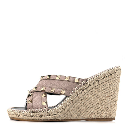 Valentino Garavani Pebbled Calfskin Rockstud Criss Cross Espadrille 15/105mm Wedge Sandals 37 Poudre 1 of 9