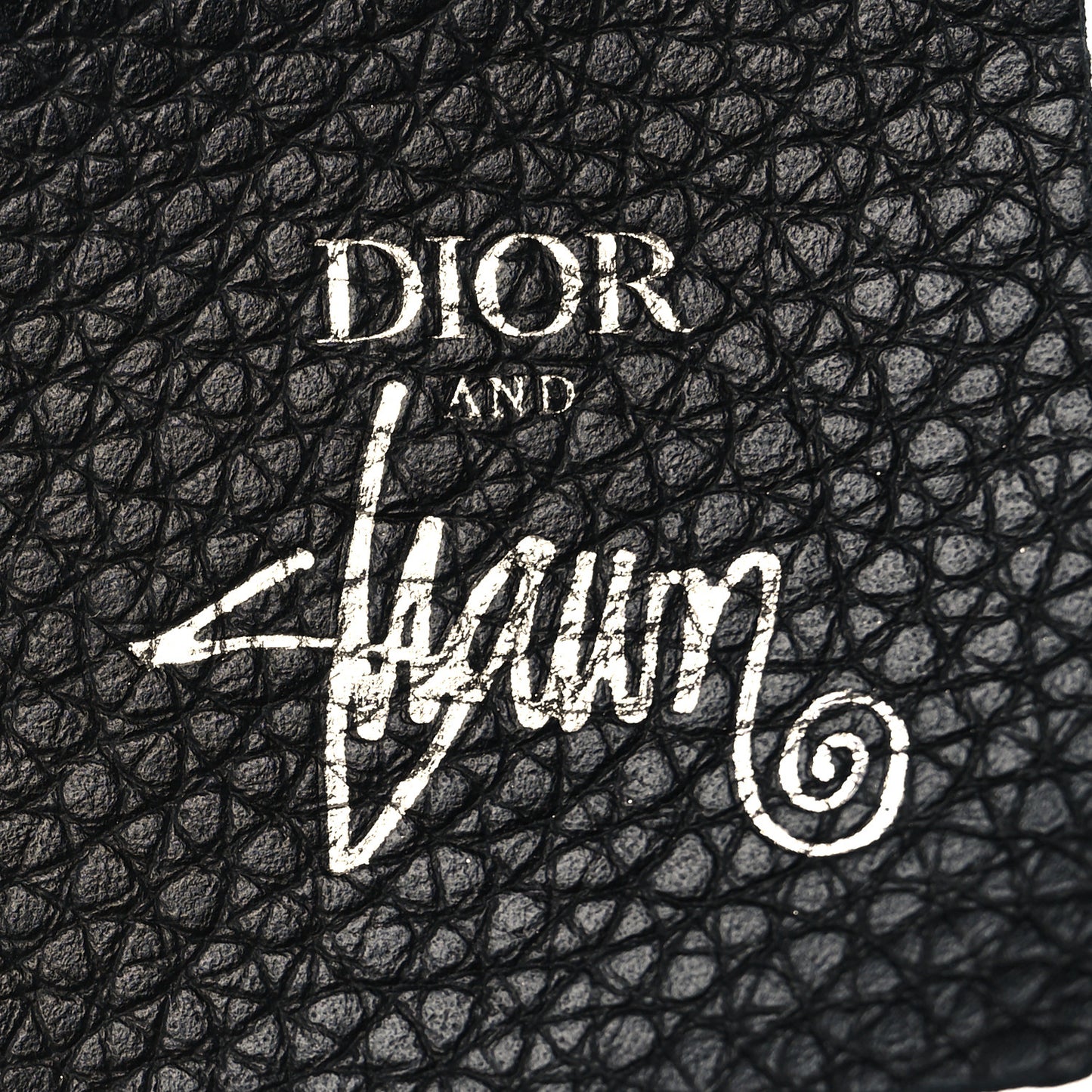 X SHAWN STUSSY Grained Calfskin Airpods Case Black