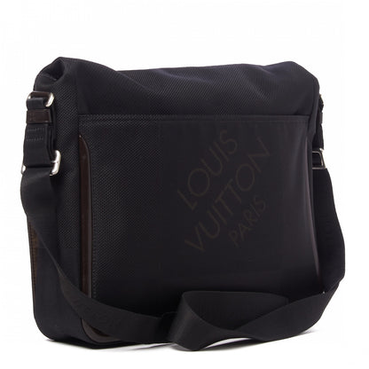 Louis Vuitton Damier Geant Messenger Bag Black 2 of 7