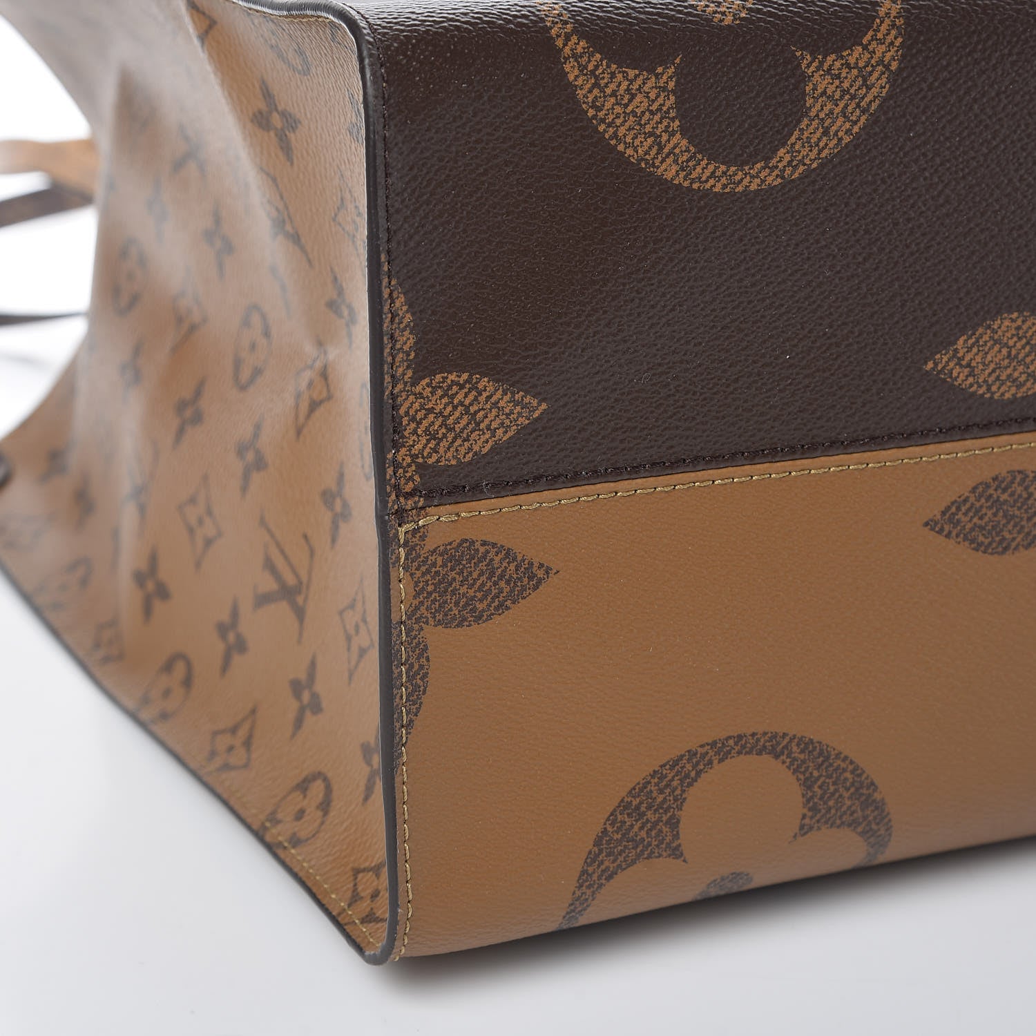 Louis Vuitton Reverse Monogram Giant Onthego GM 9 of 10