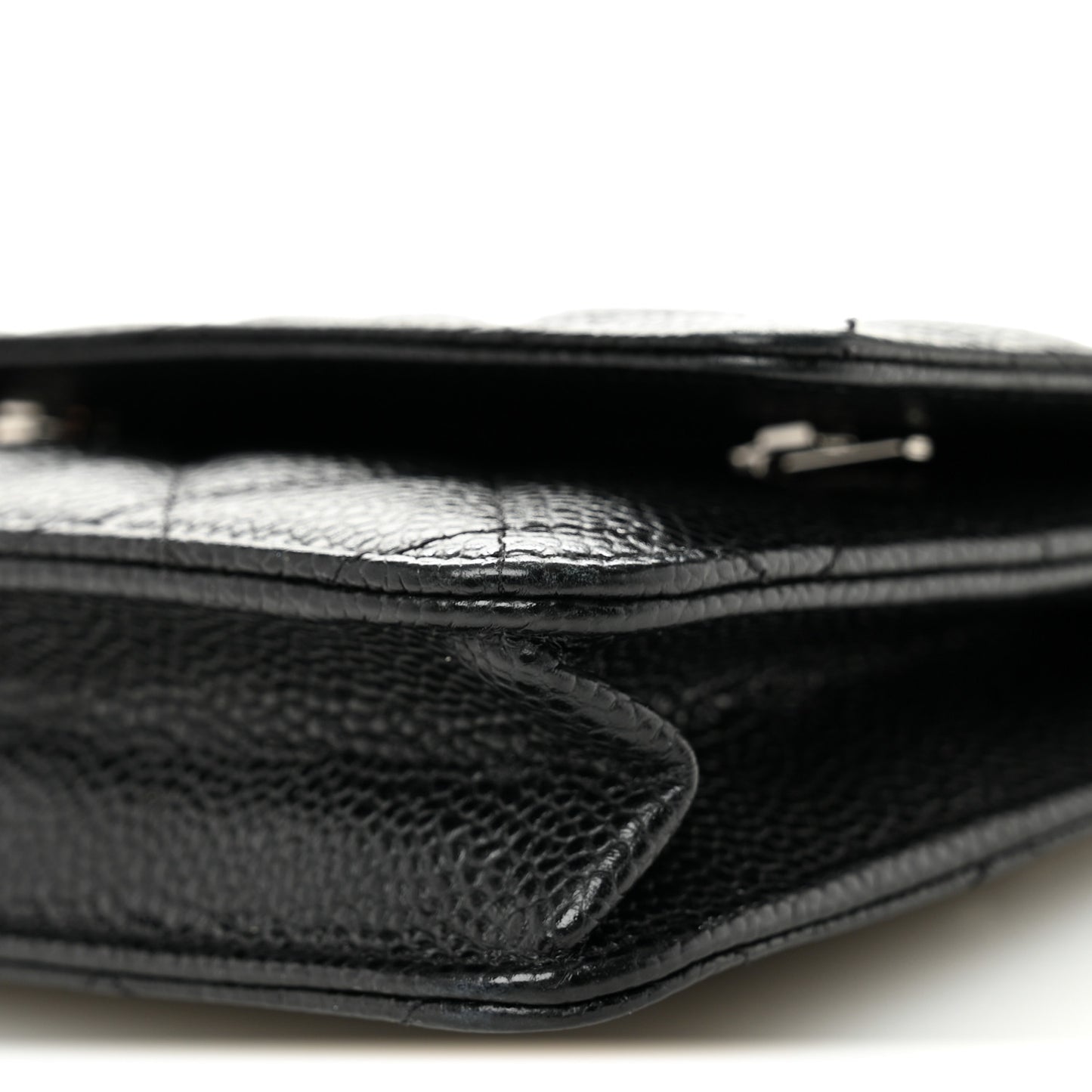 Caviar Quilted Wallet on Chain WOC Black