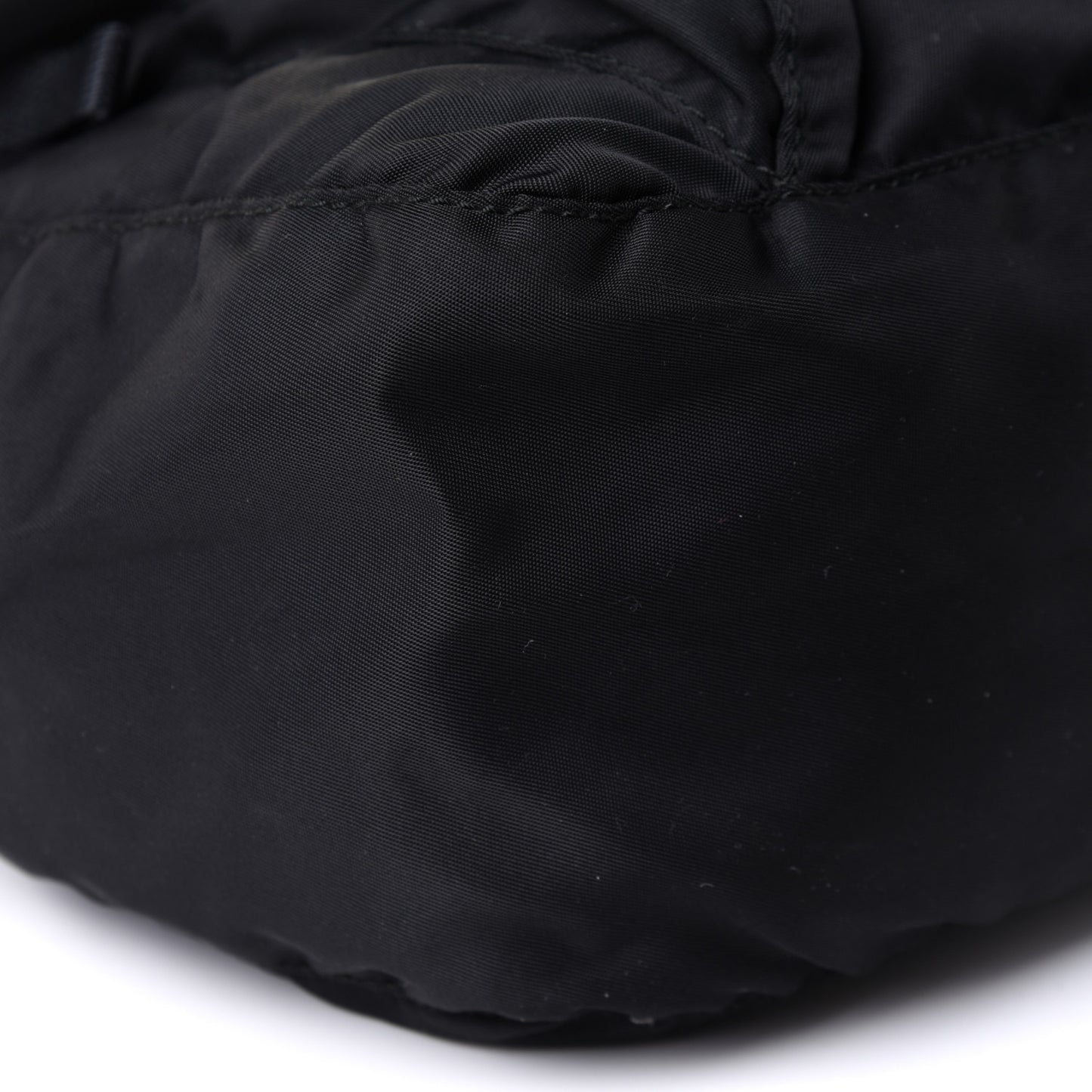 Nylon Vela Messenger Black