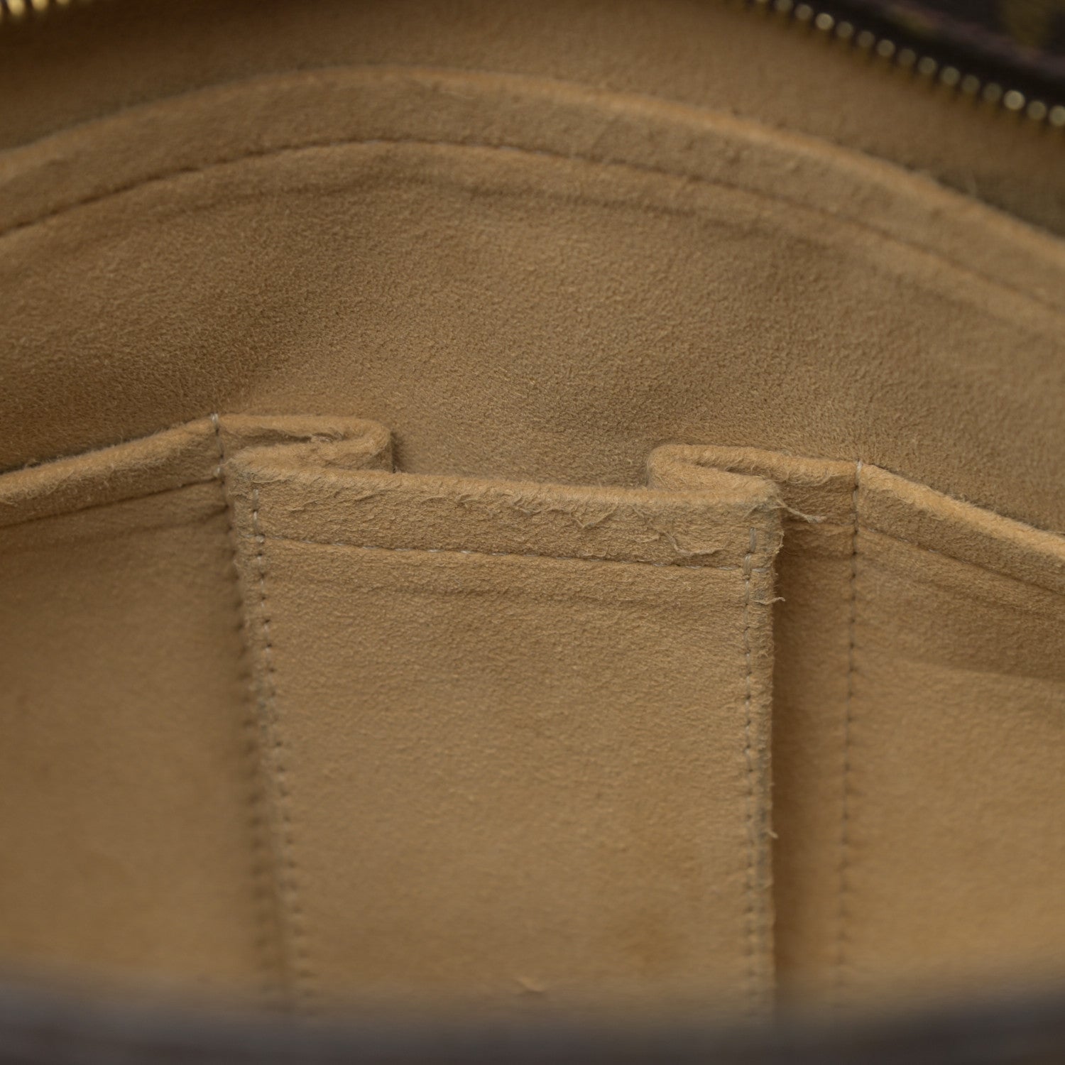Louis Vuitton Monogram Luco 11 of 14
