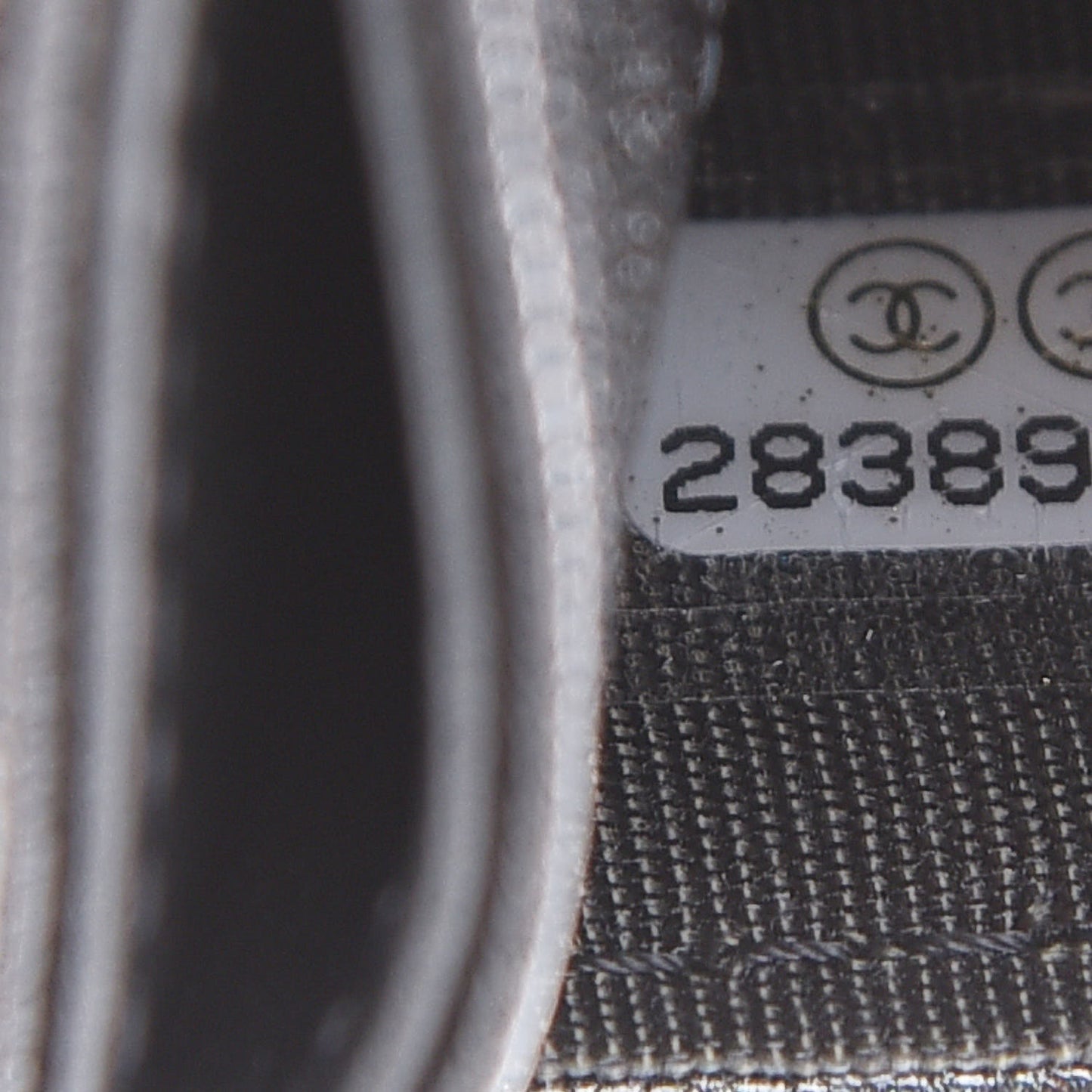 Goatskin Camellia Embossed Card Holder Grey