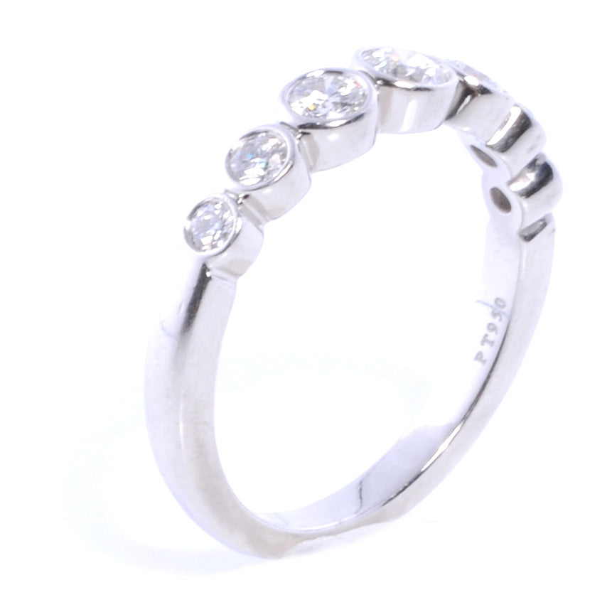 Platinum Diamond Jazz Graduated Band Ring 5.5