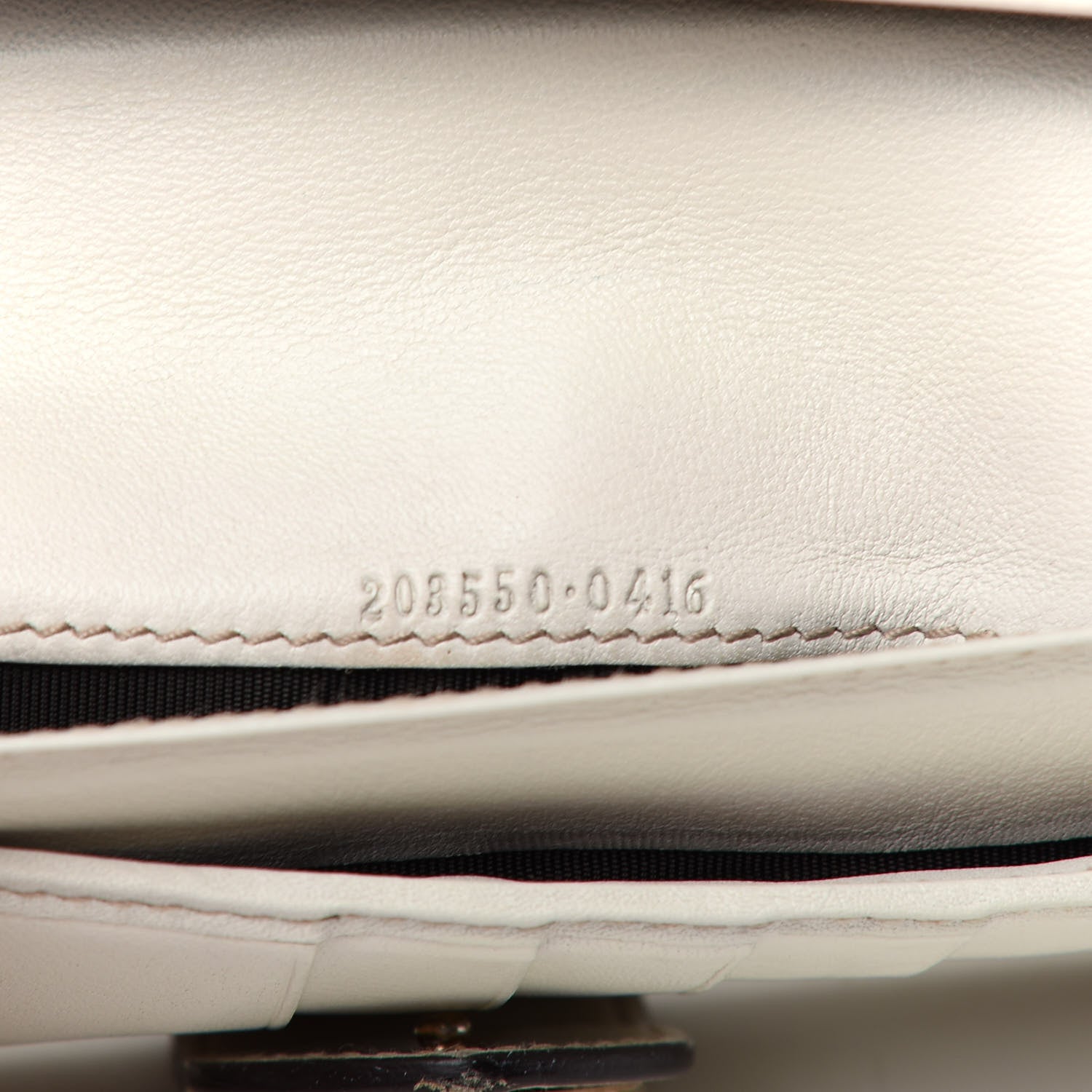 Gucci Monogram Heart Continental Wallet Off White 7 of 7
