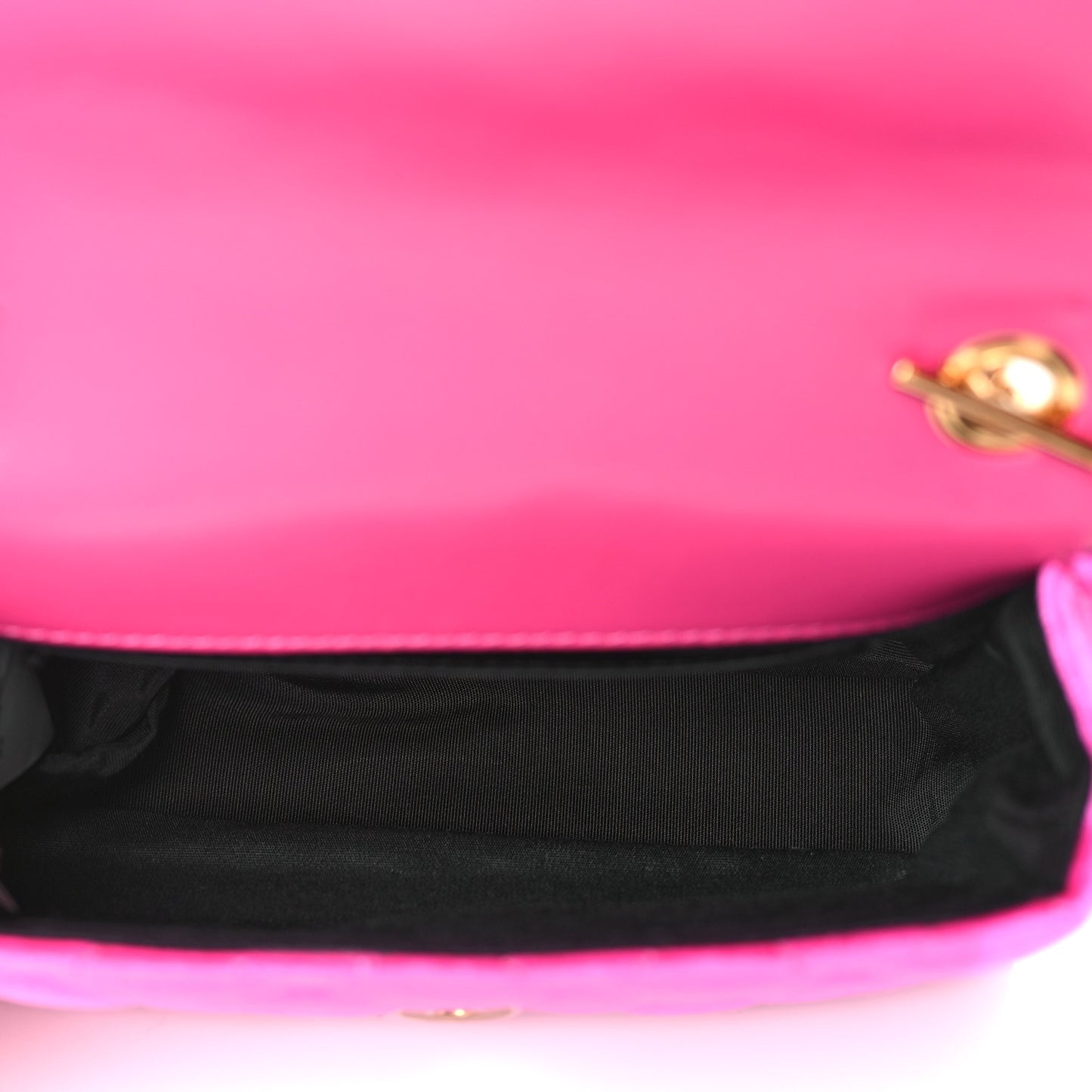 Velvet Quilted Medusa Chain Crossbody Pink