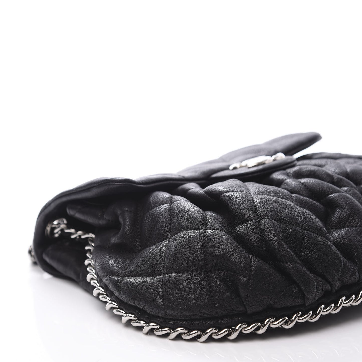 Crumpled Lambskin Quilted Medium Chain Around Messenger Black