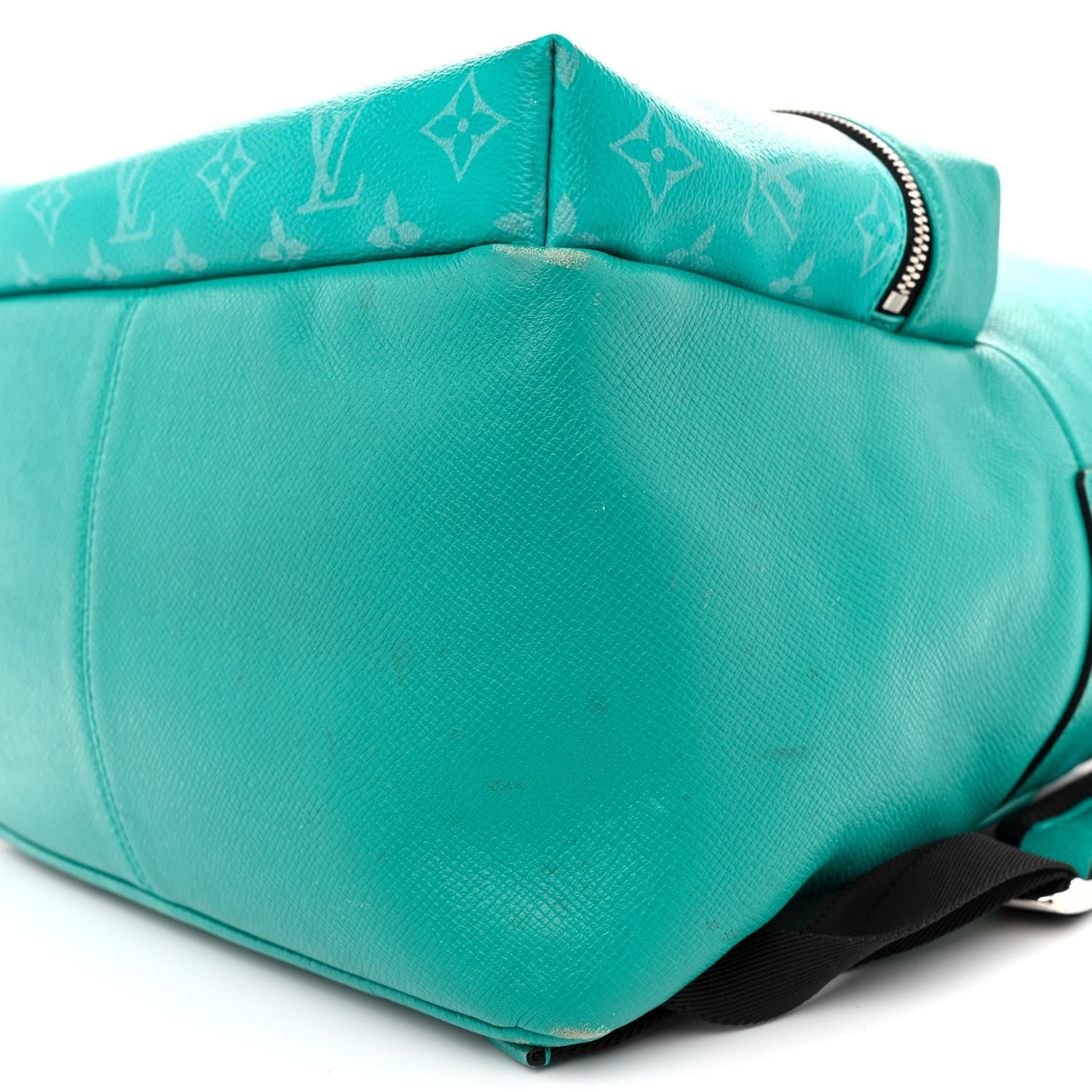 Louis Vuitton Taiga Monogram Discovery Backpack PM Vert 9 of 16