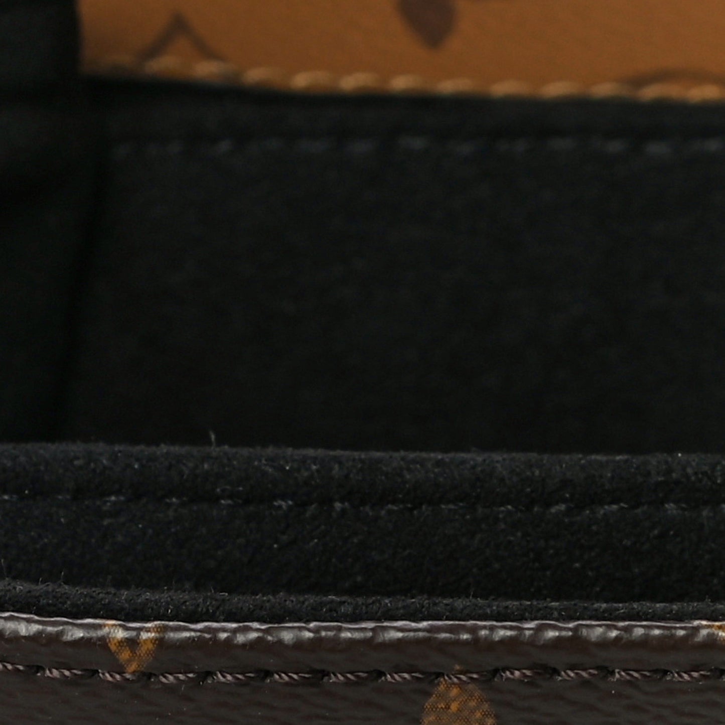 Reverse Monogram Pochette Metis