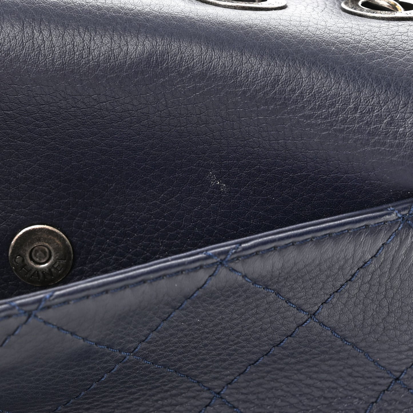 Grained Calfskin Archi Chic Flap Navy