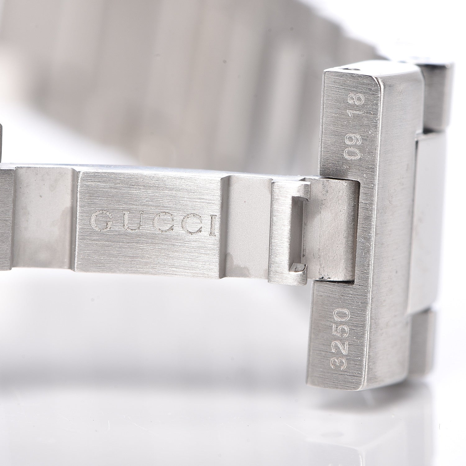 Gucci Stainless Steel 32mm Dive Quartz Watch White 7 of 9