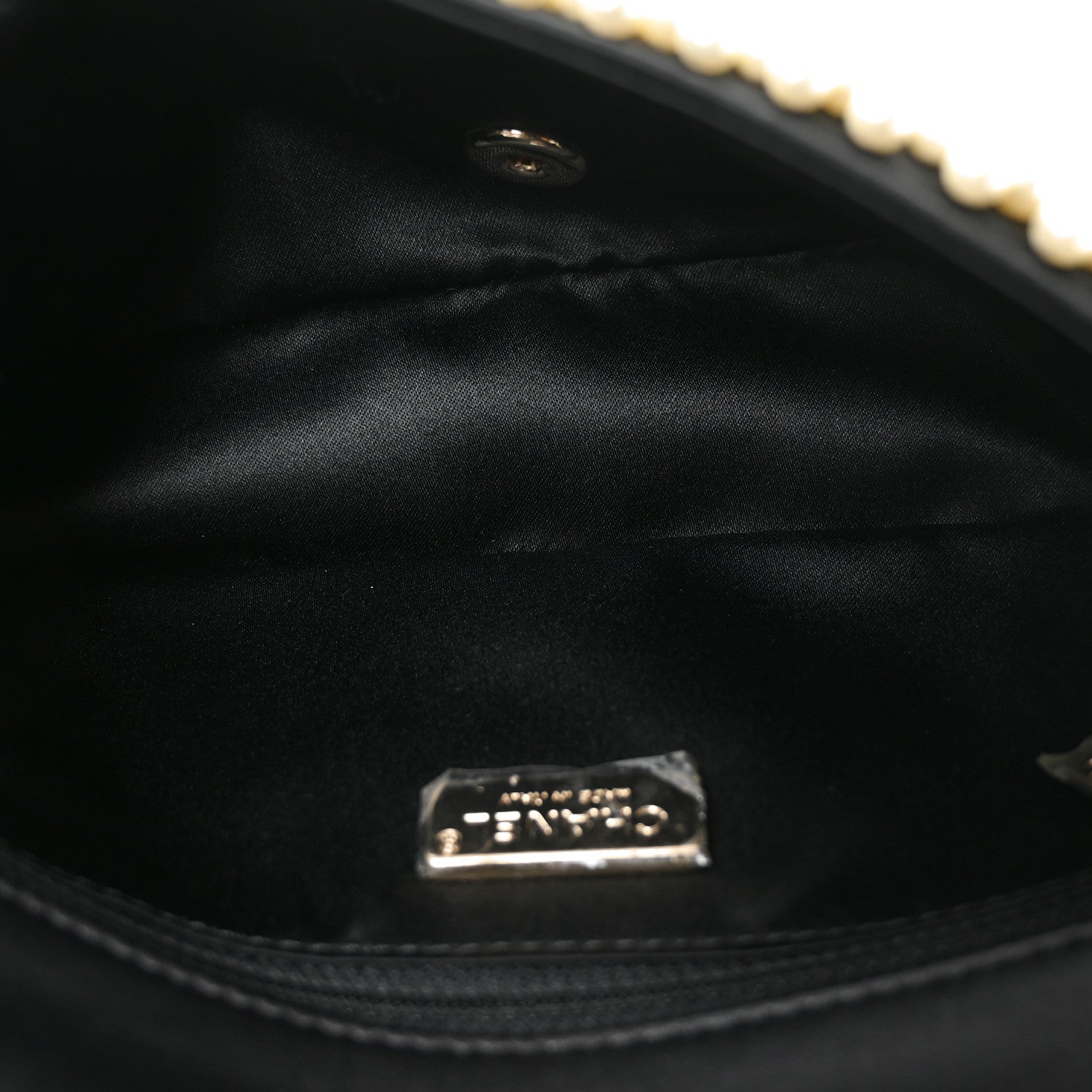 Chanel Lambskin Pearl On Flap Black 5 of 10