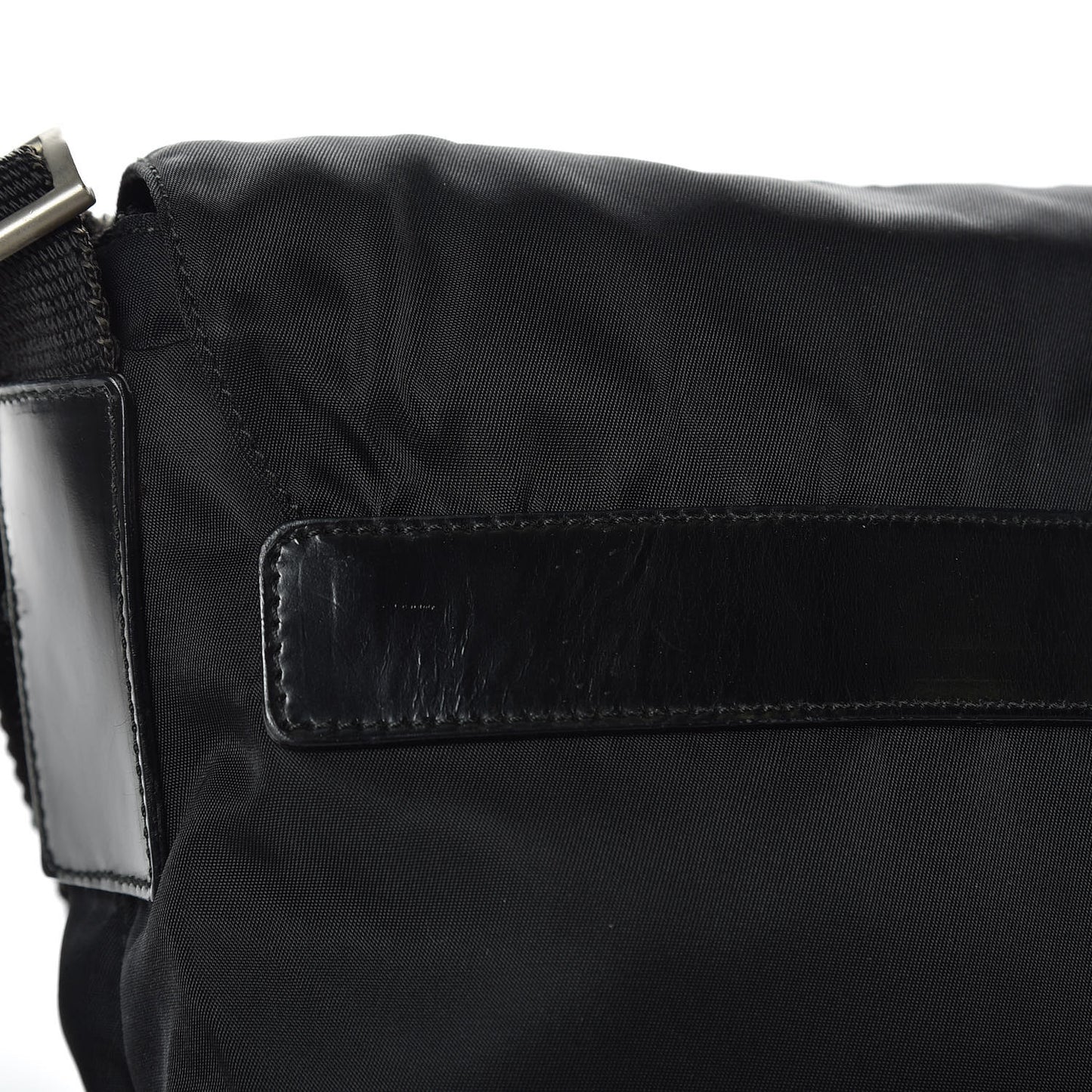 Nylon Vela Messenger Black