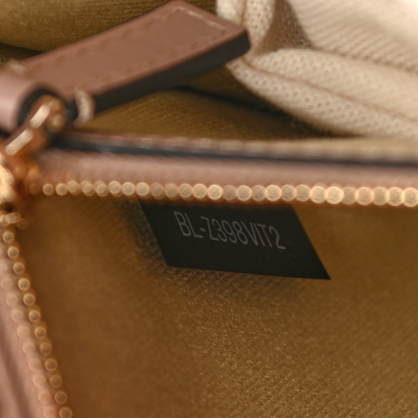 Vitello Medium Glam Lock Rockstud Flap Poudre