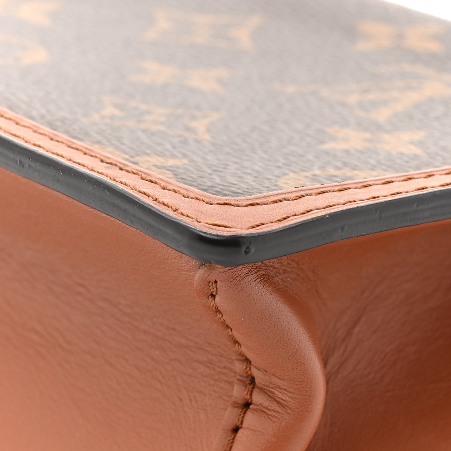 Reverse Monogram Dauphine Chain Wallet