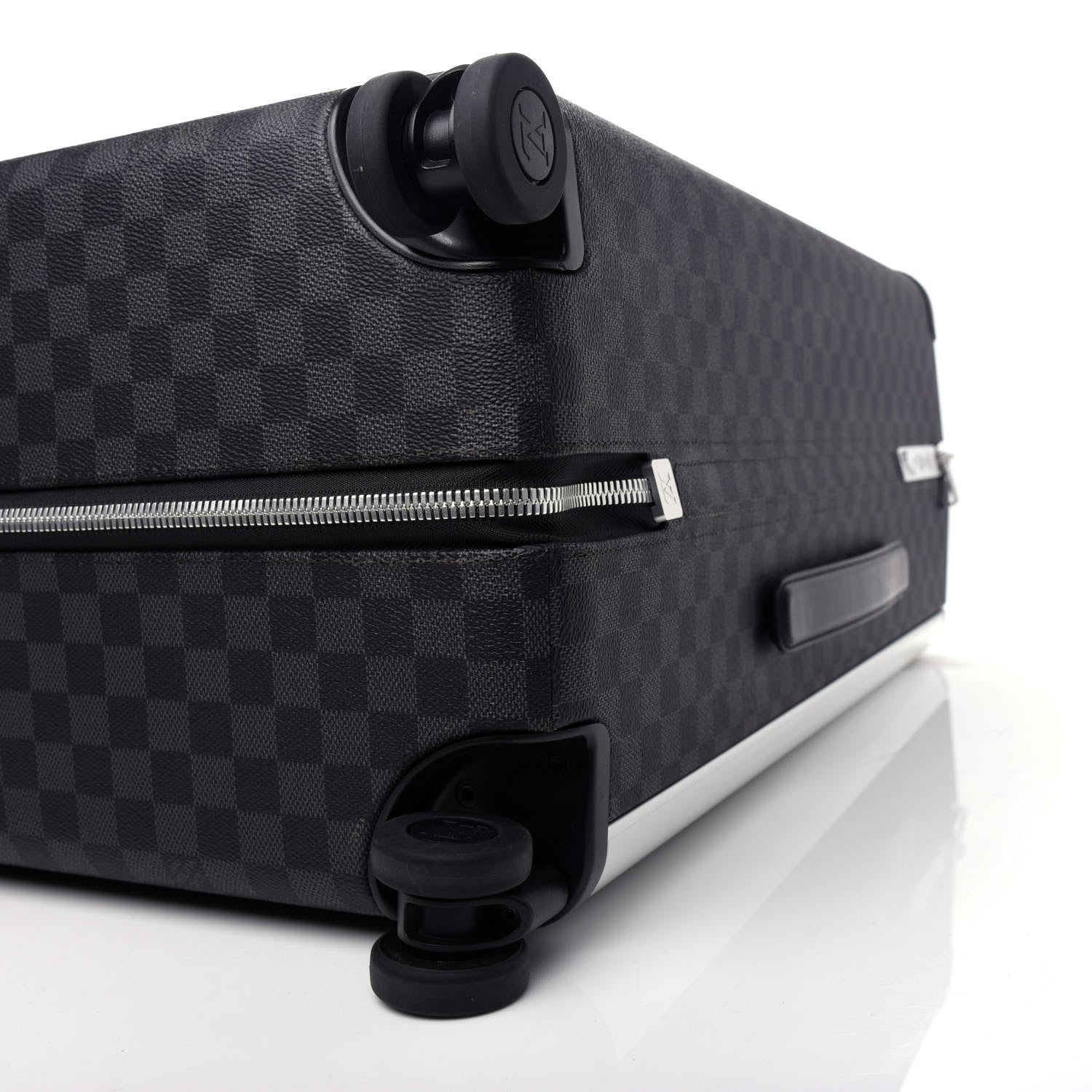 Louis Vuitton Damier Graphite Horizon 70 6 of 7