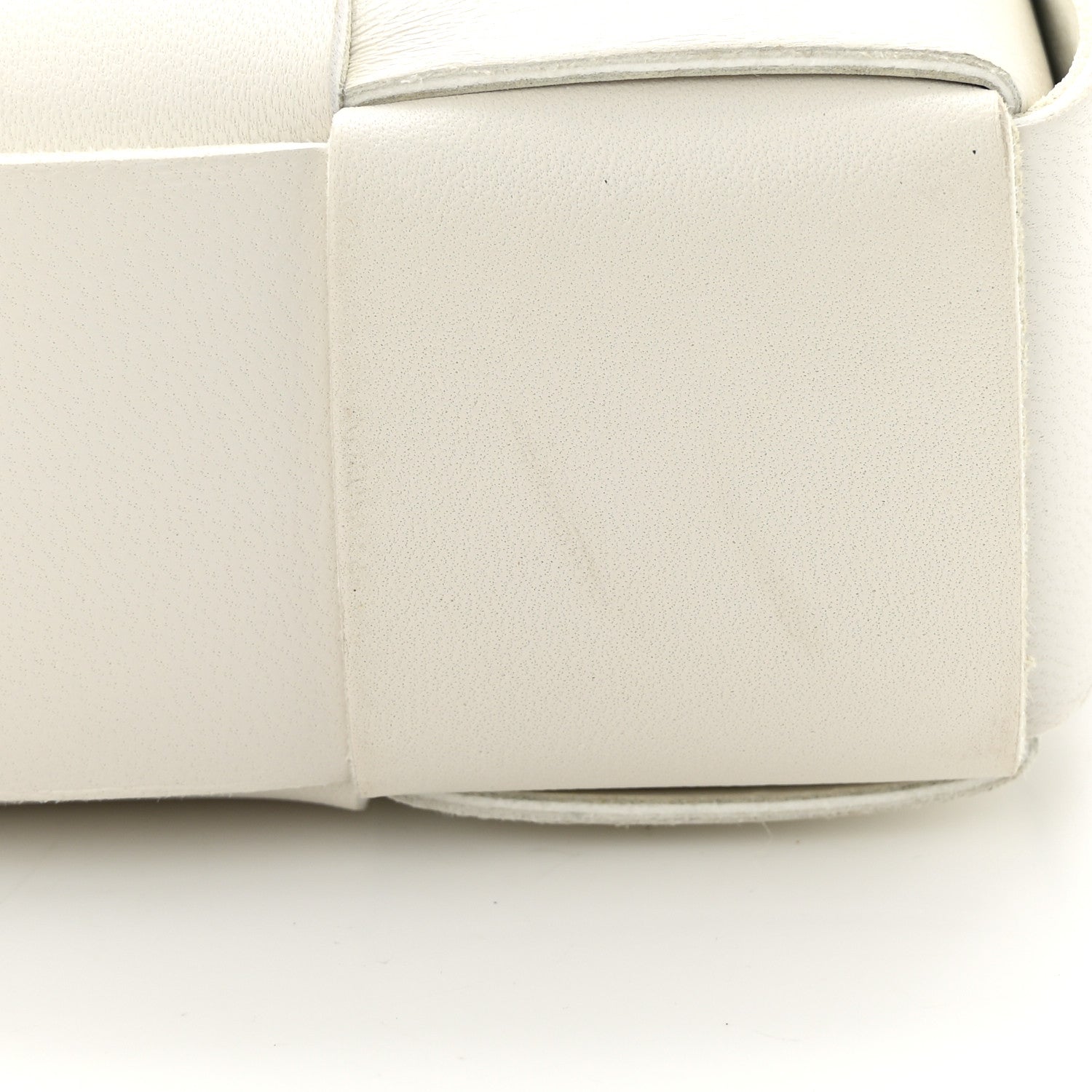 Bottega Veneta Calfskin Maxi Intrecciato Cassette Pouch On Strap Chalk 14 of 15