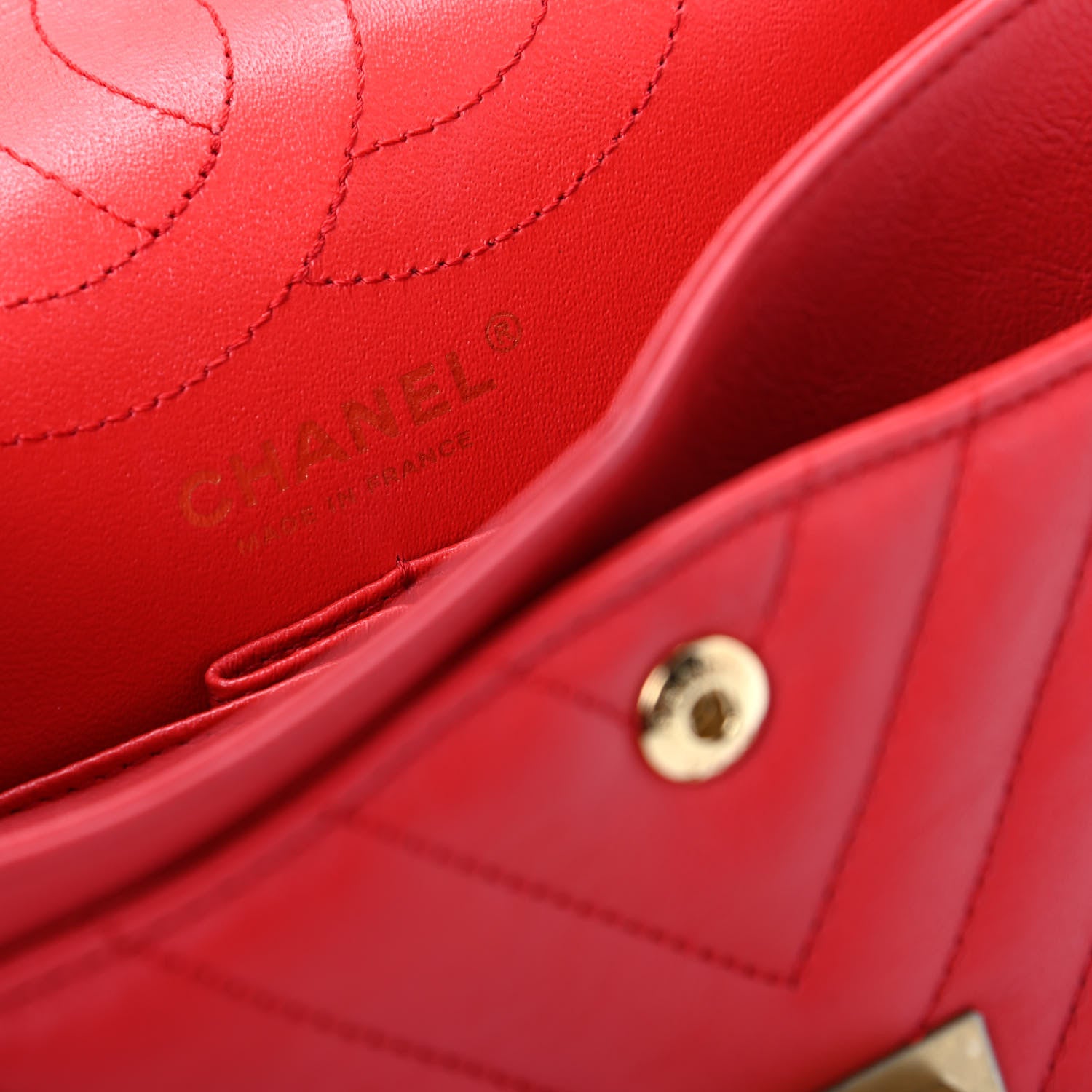 Chanel Calfskin Chevron Quilted 2.55 Reissue 225 Flap Red 8 of 9
