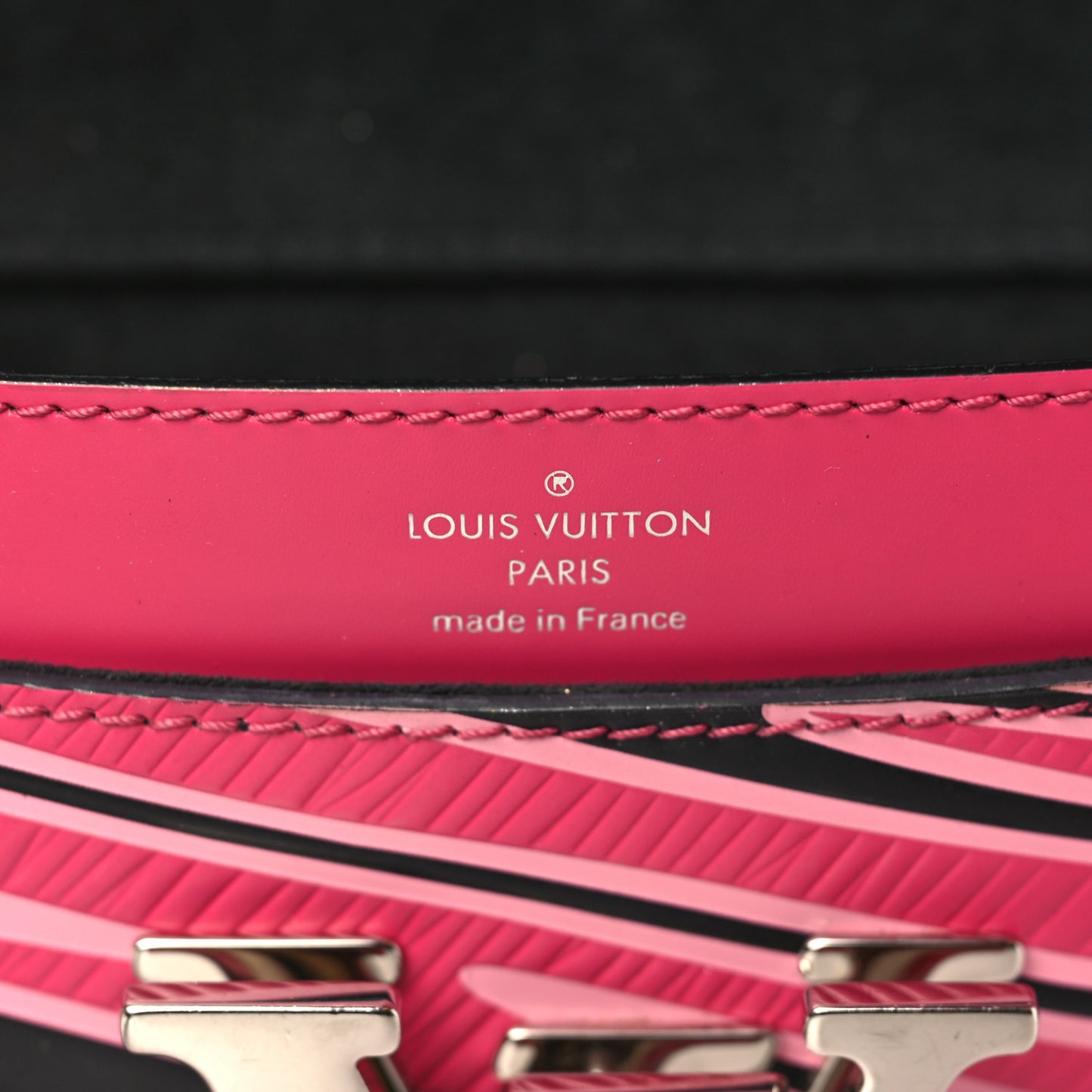Calfskin Embossed Chain Louise MM Fuchsia Black