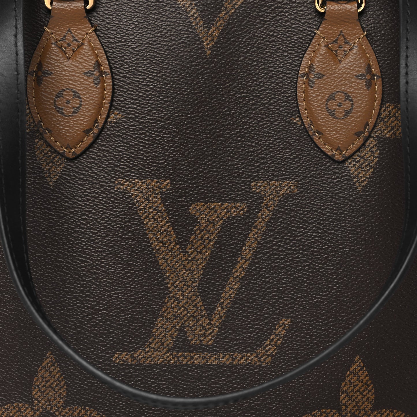 Reverse Monogram Giant Onthego MM