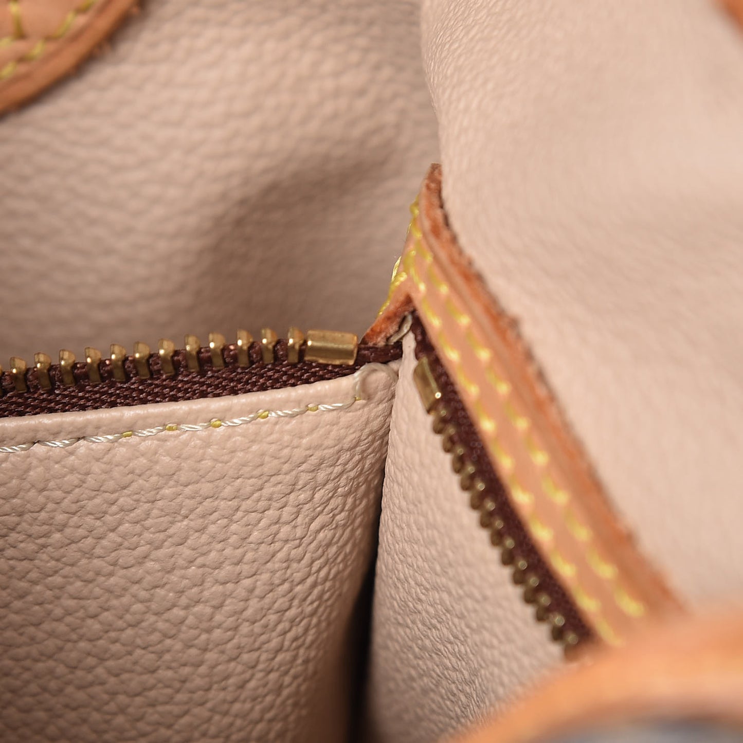 Monogram Petit Bucket 23