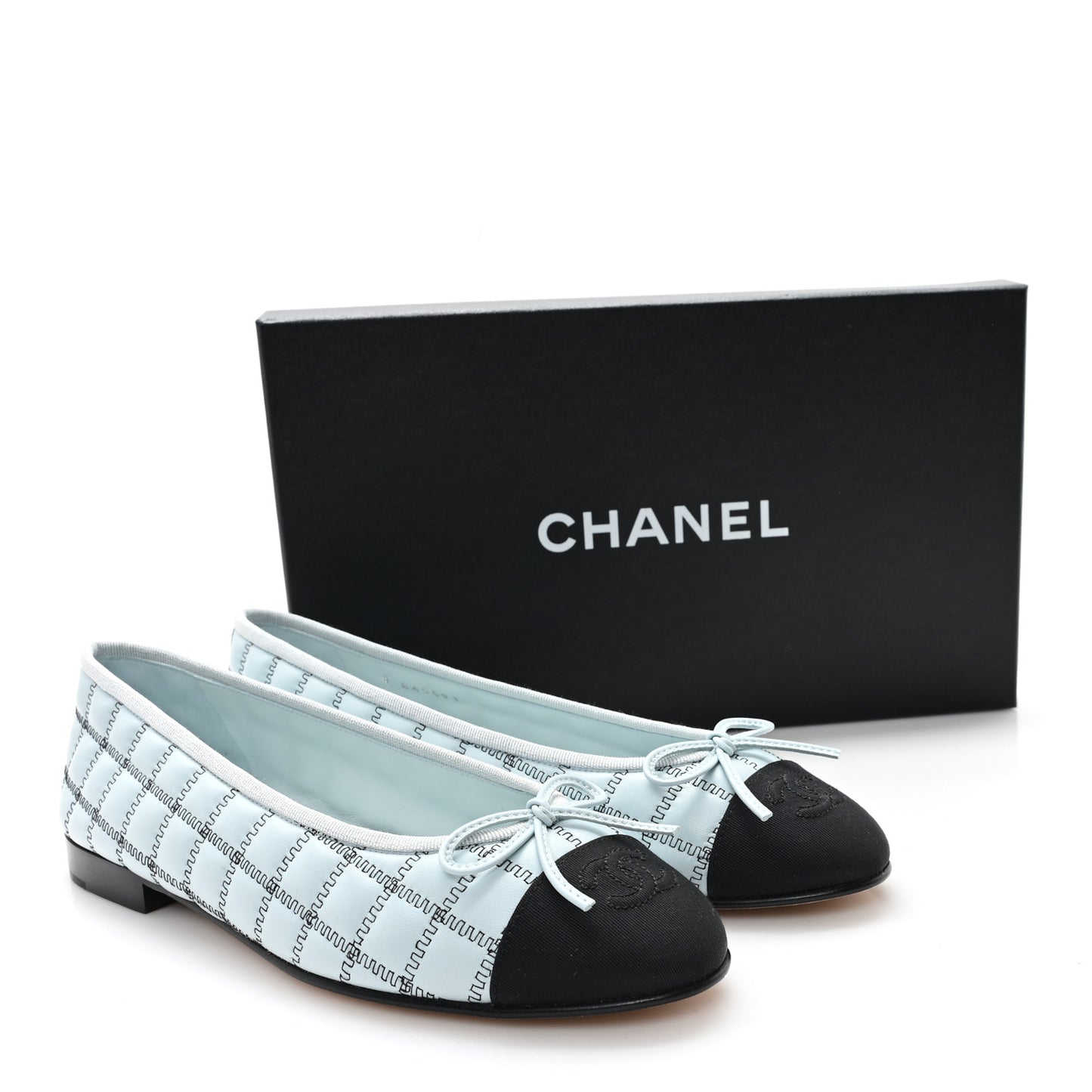 Lambskin Embroidered Grosgrain Quilted Cap Toe Ballerina Flats 38.5 Light Blue Black