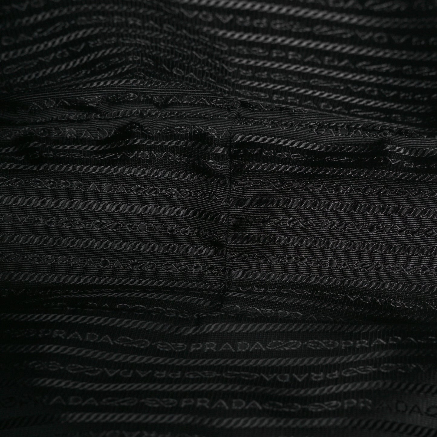 Vitello Daino Medium Messenger Bag Black