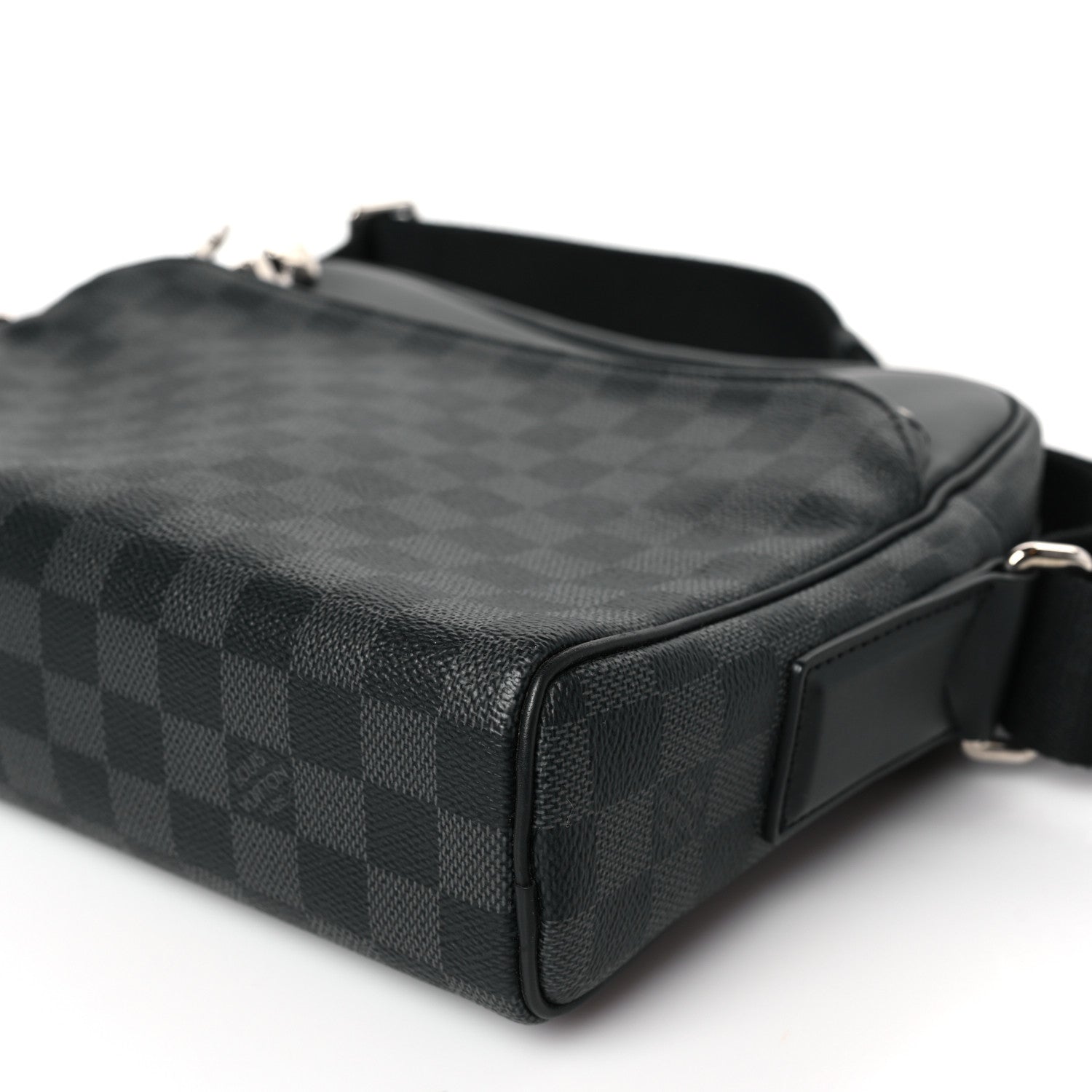 Louis Vuitton Damier Graphite Dayton Reporter PM 8 of 8