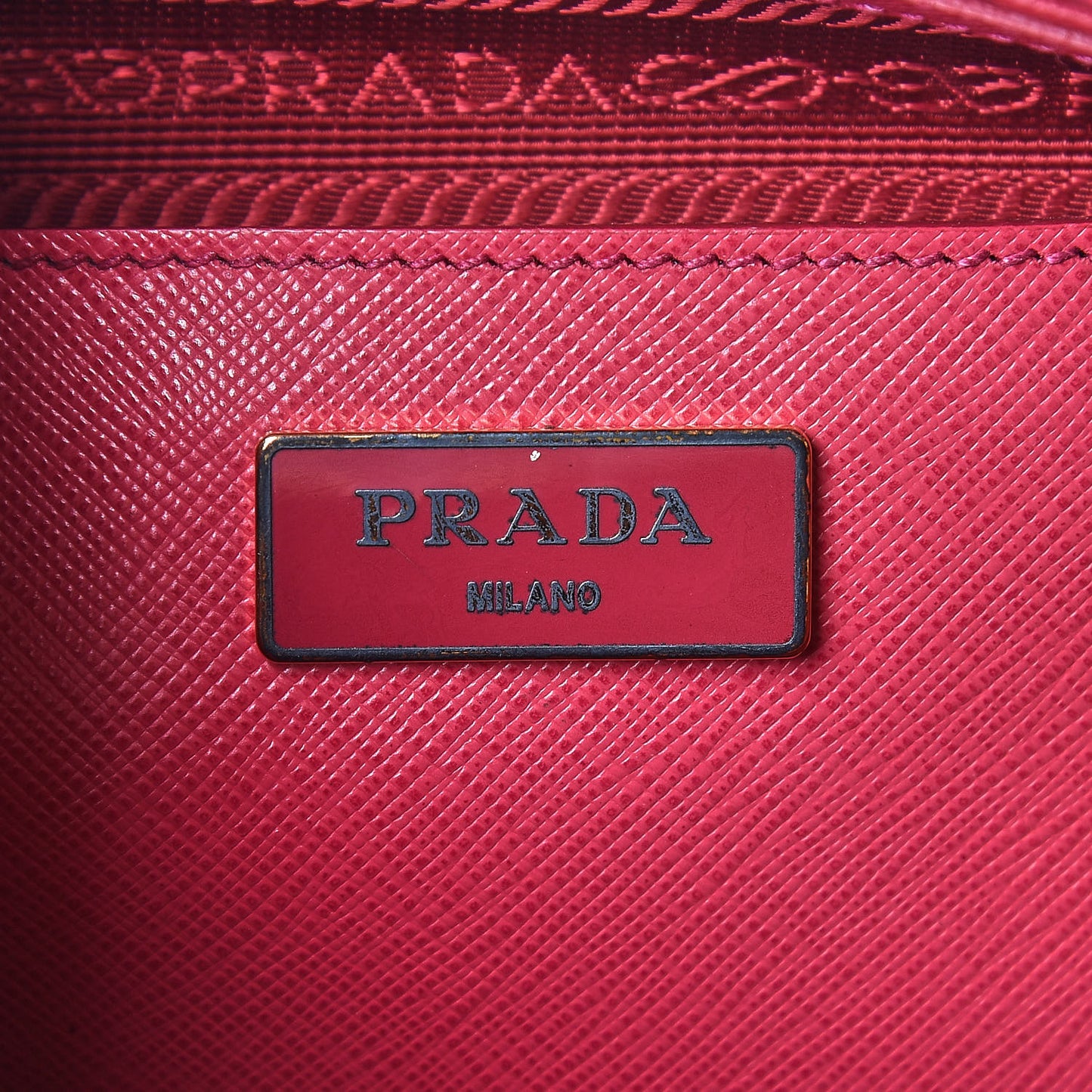 Saffiano Lux Medium Promenade Tote Peonia