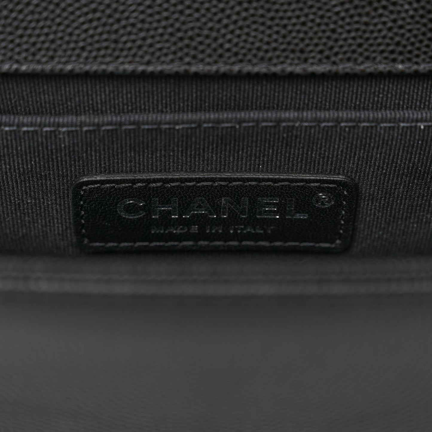 Caviar Quilted Medium Boy Flap Black