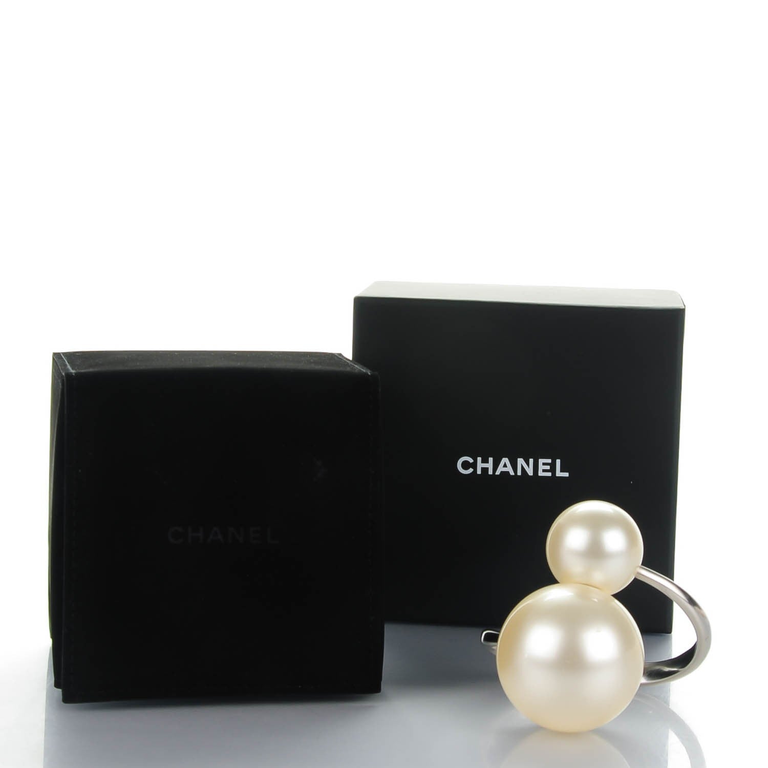Chanel Double Pearl Cuff Silver 7 of 7