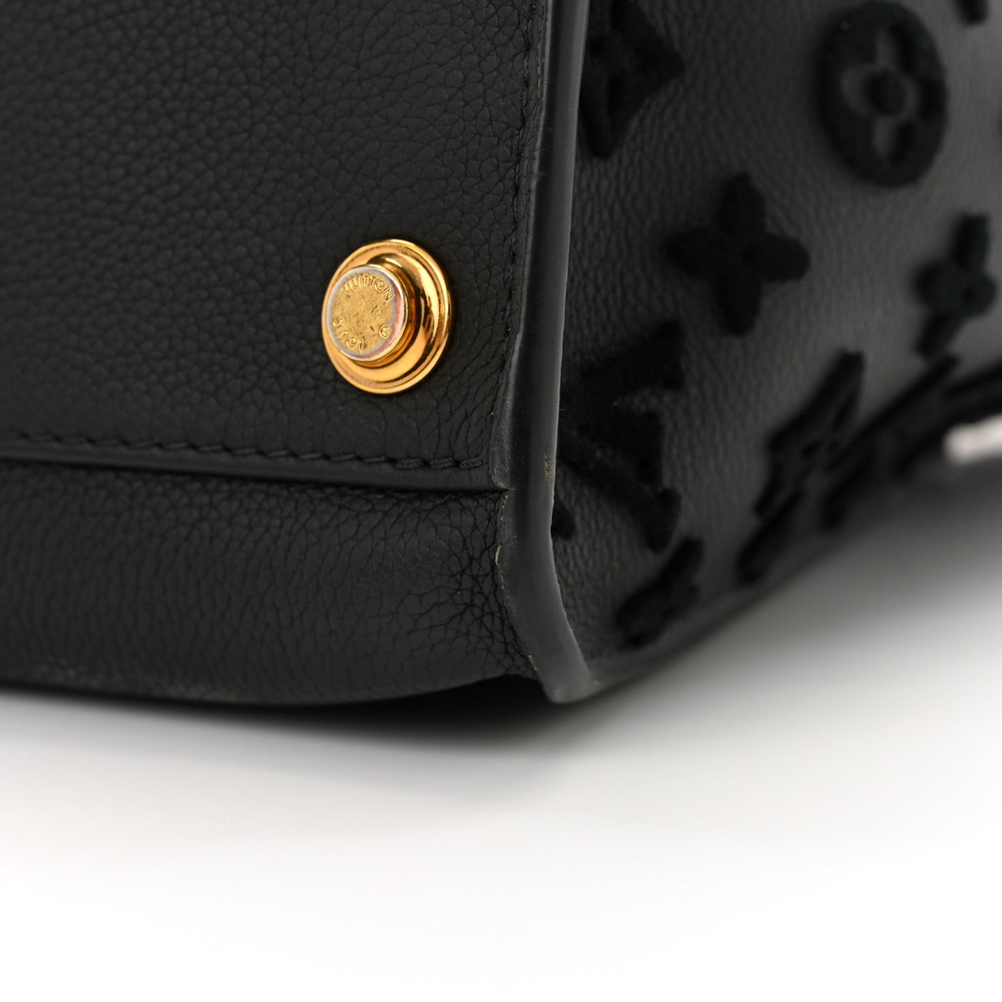 Calfskin Monogram Tufting On My Side Black