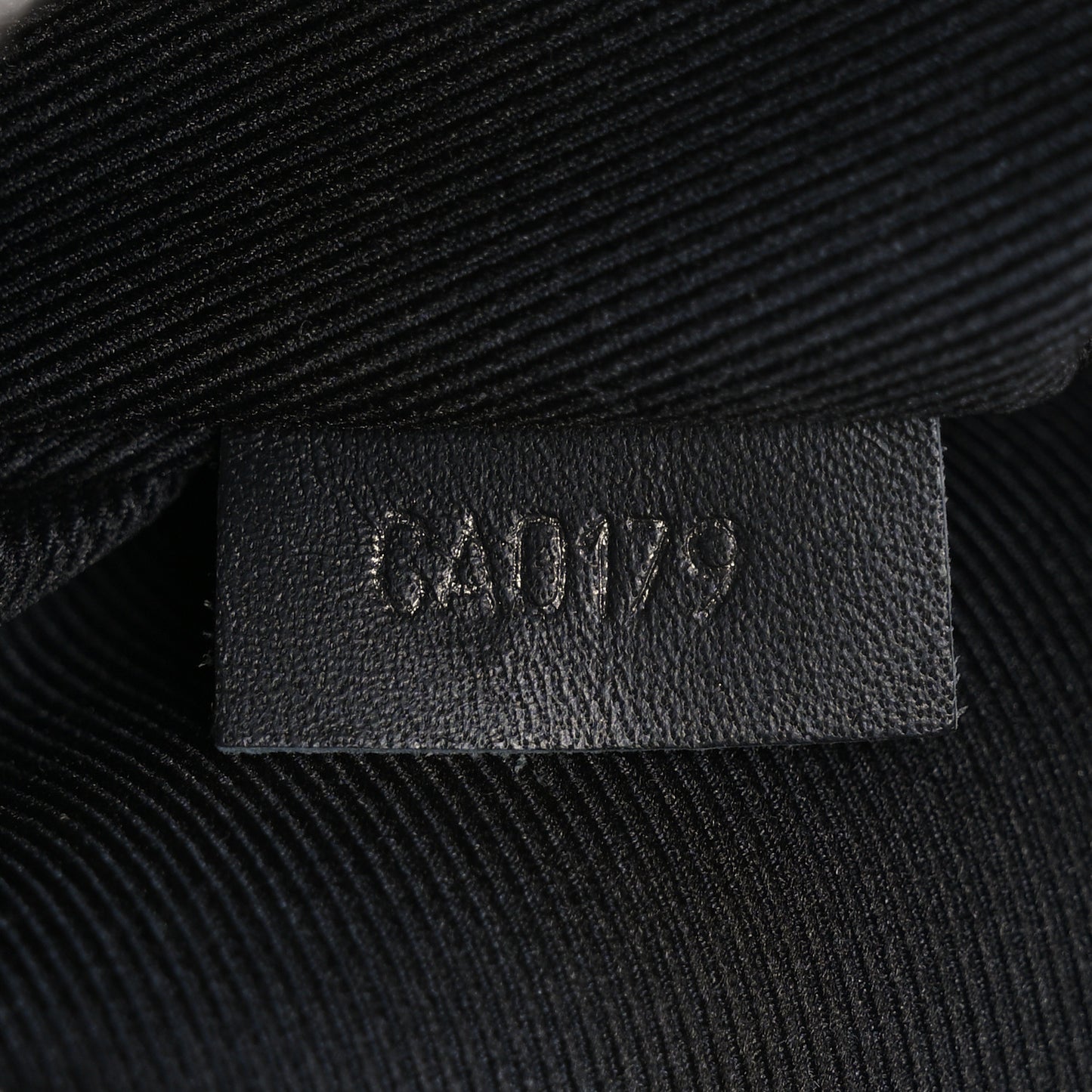Damier Infini District PM Onyx
