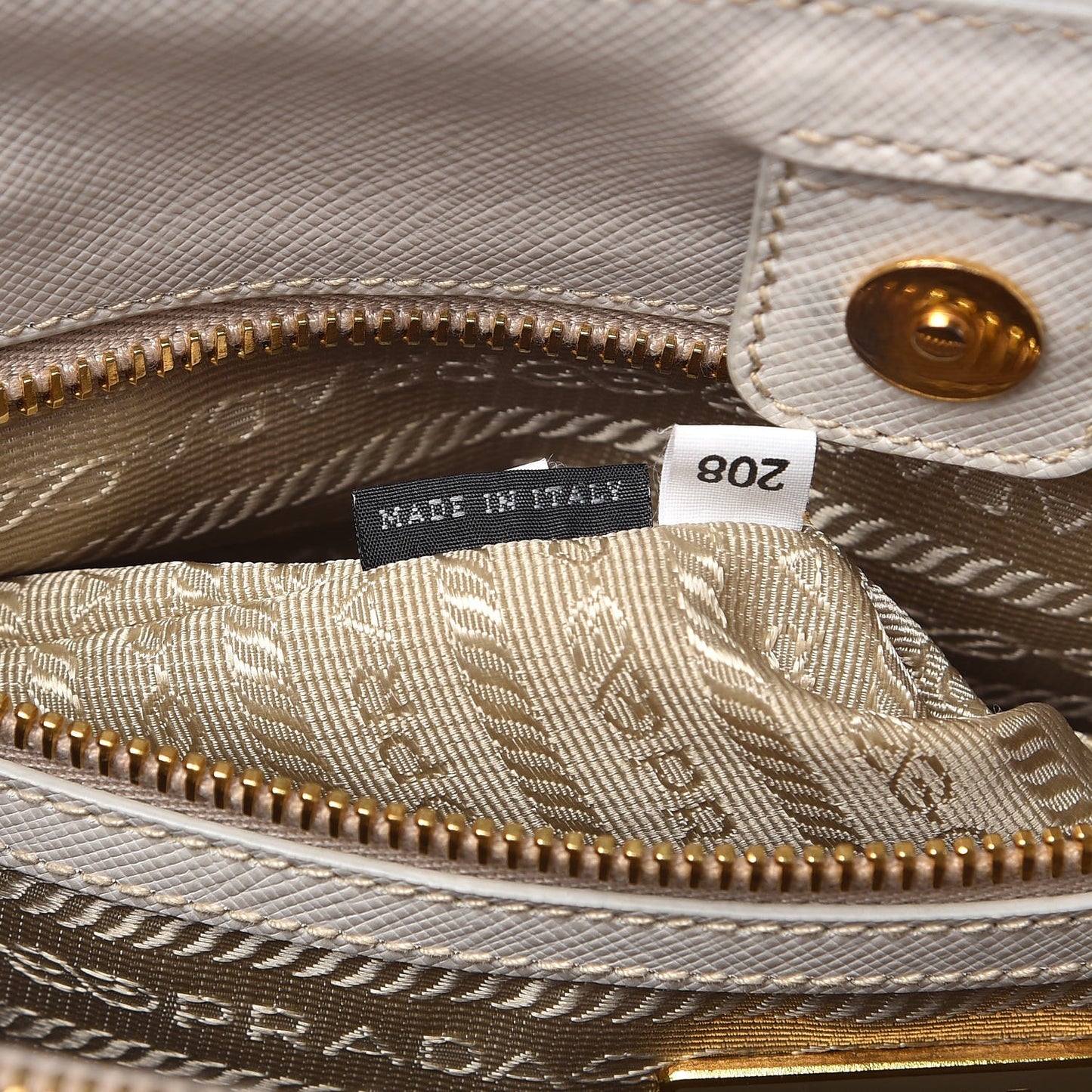 Saffiano Lux Medium Tote Talco