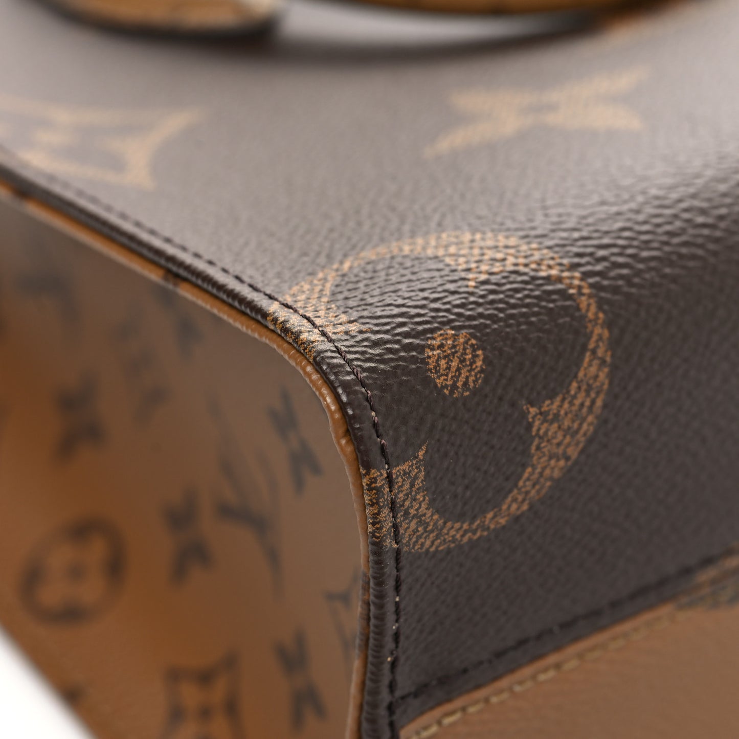 Reverse Monogram Giant Onthego PM