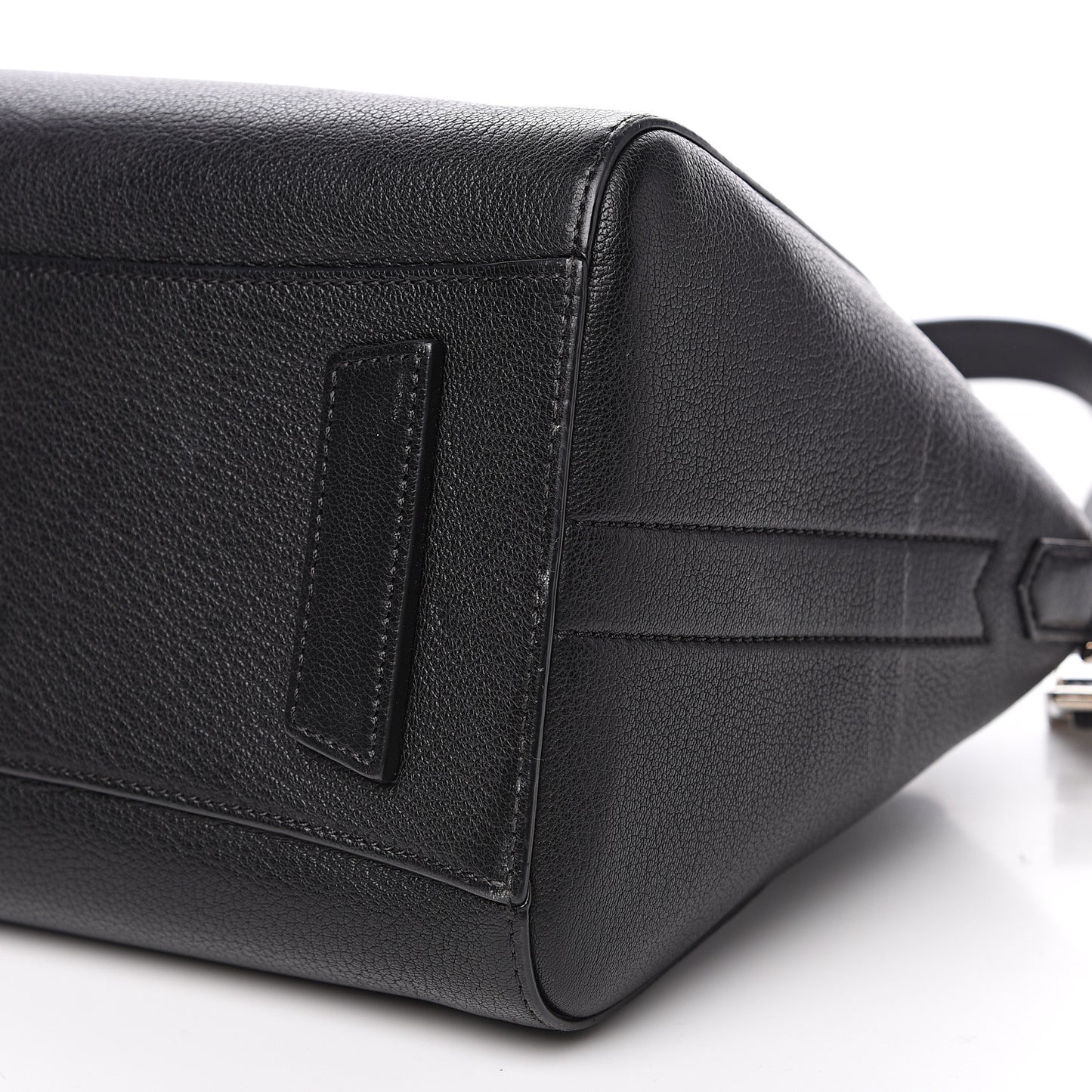 Sugar Goatskin Medium Antigona Black