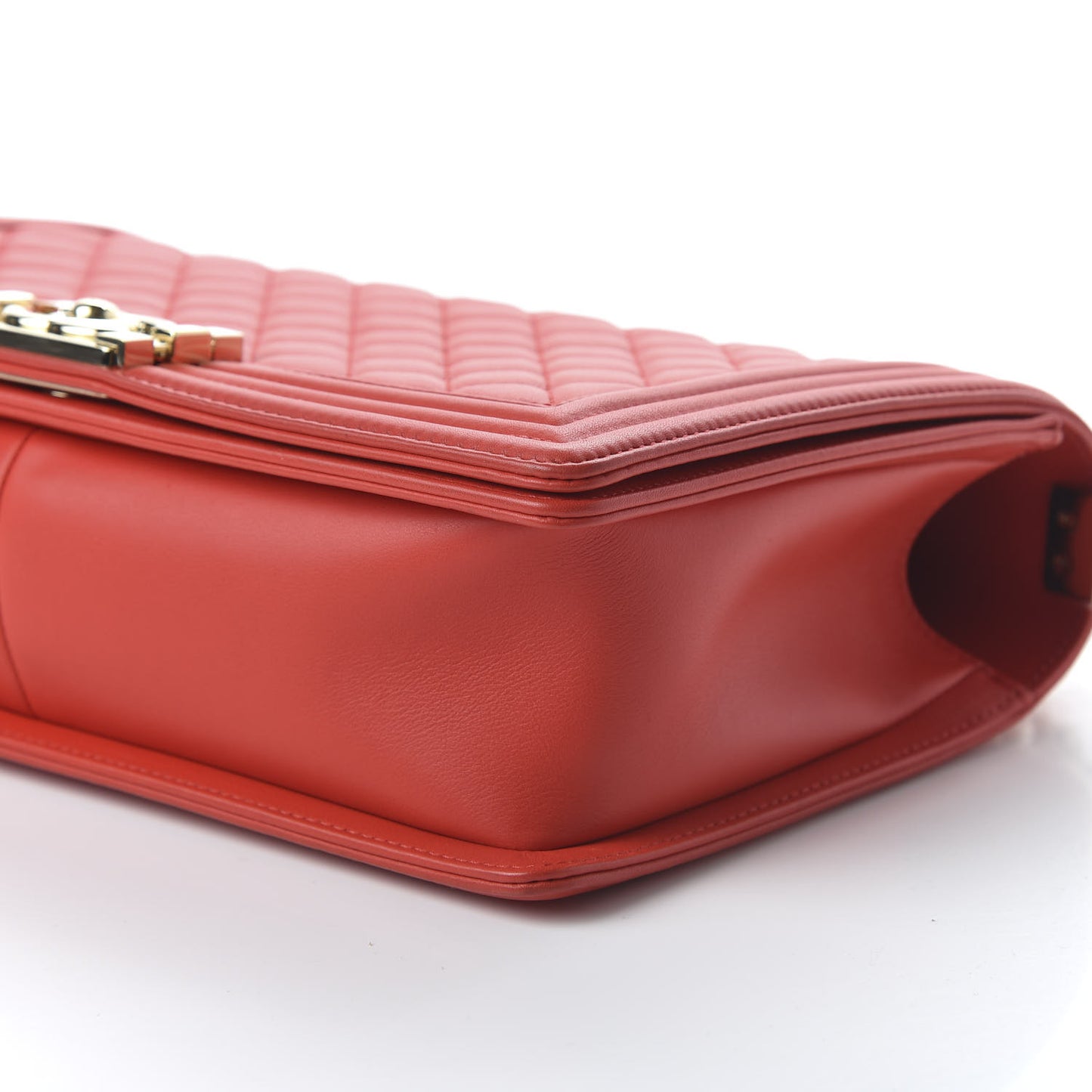 Lambskin Quilted New Medium Boy Flap Red