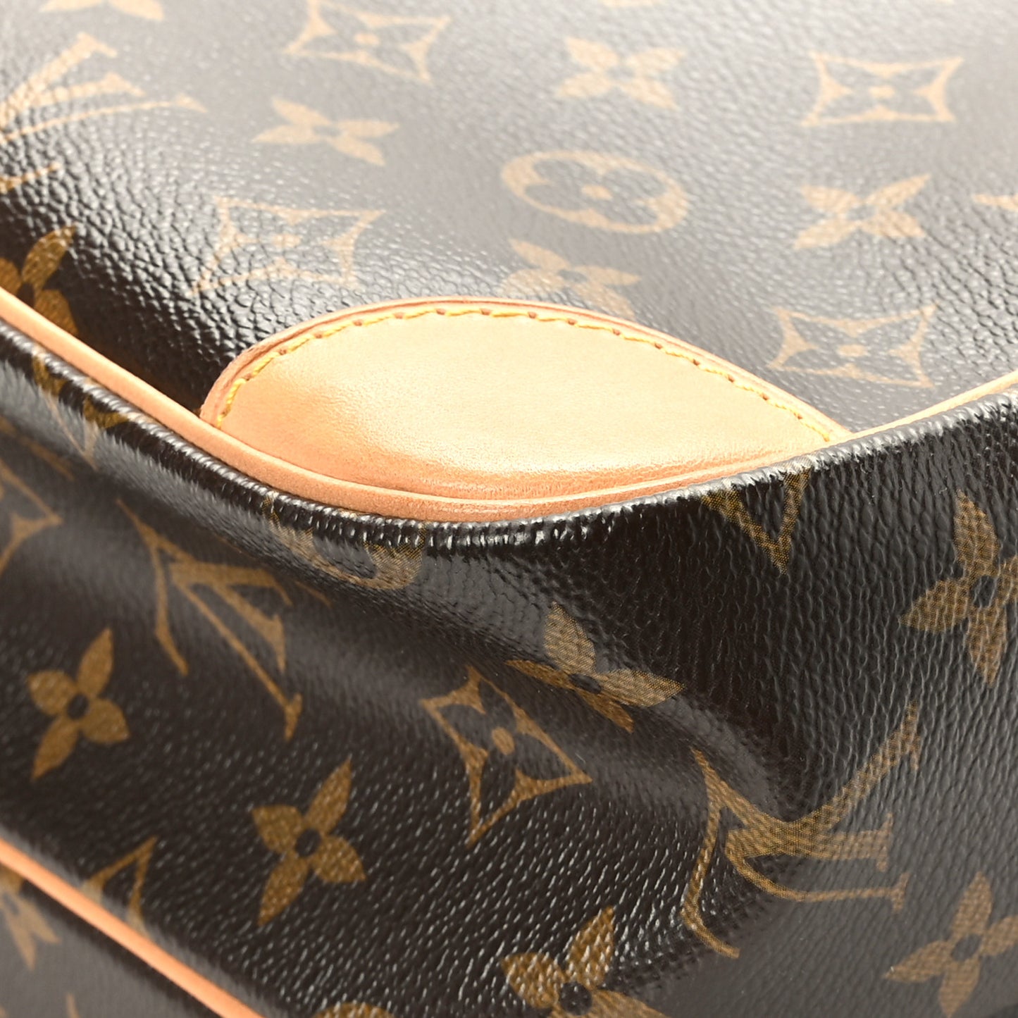 Monogram Nil 28