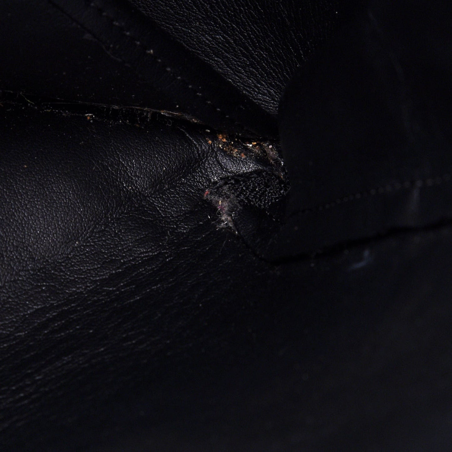 Smooth Lambskin Horizontal Zipper Gusset Cabas Black