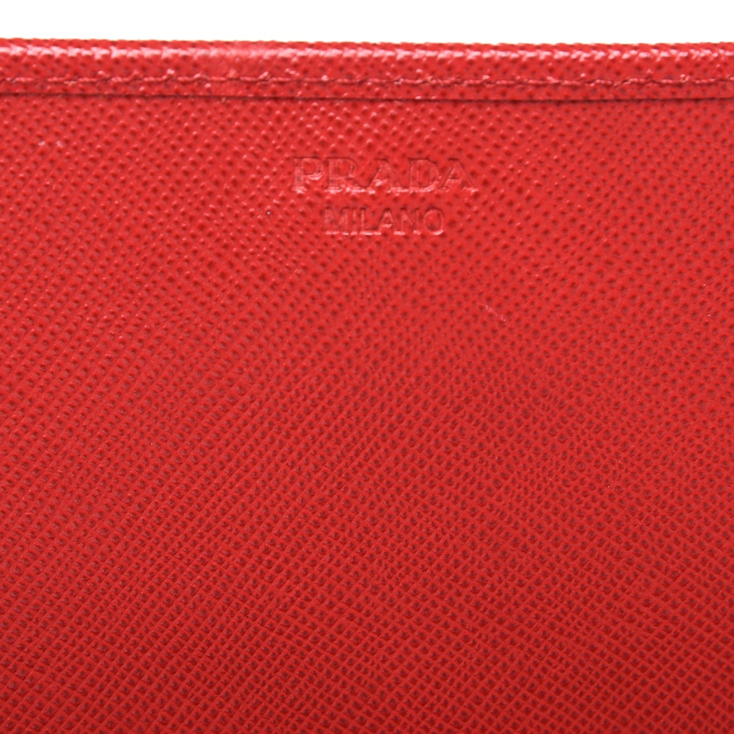 Saffiano Metal Oro Chain Wallet Fuoco