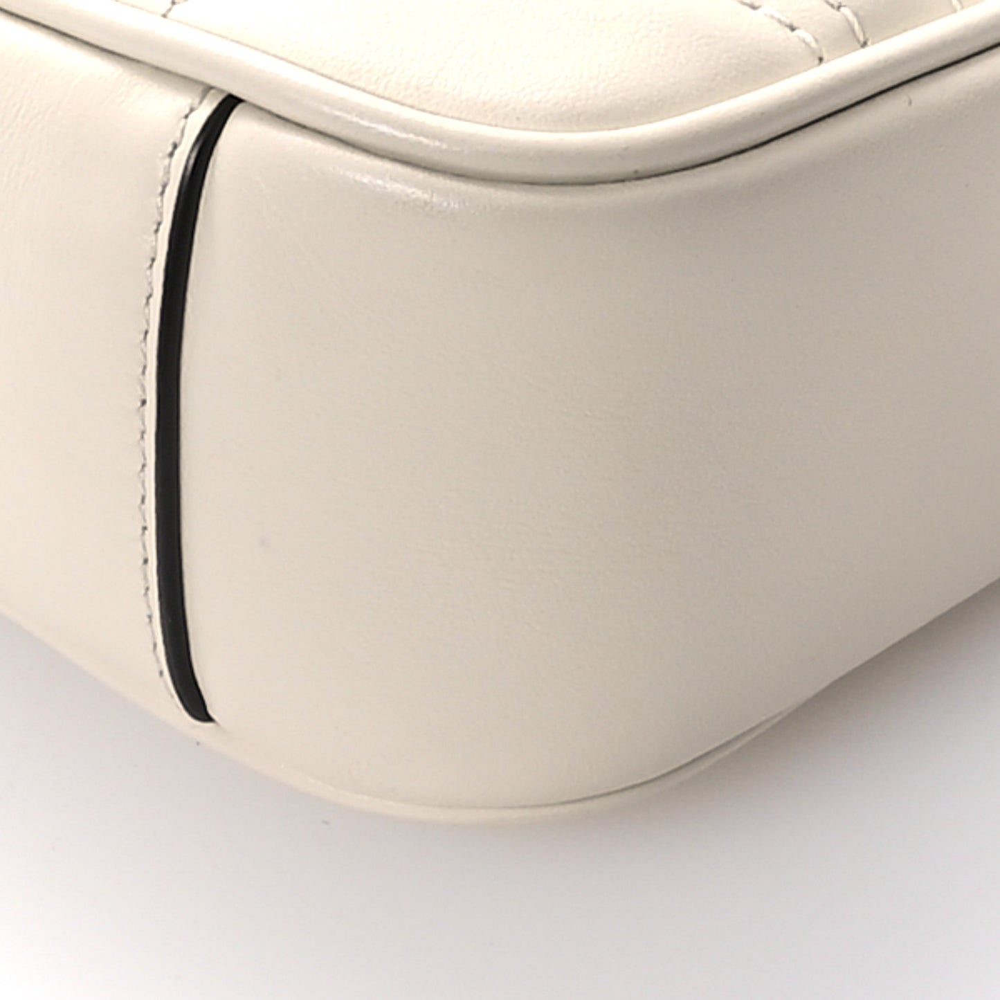 Calfskin Matelasse Mini GG Marmont Shoulder Bag White