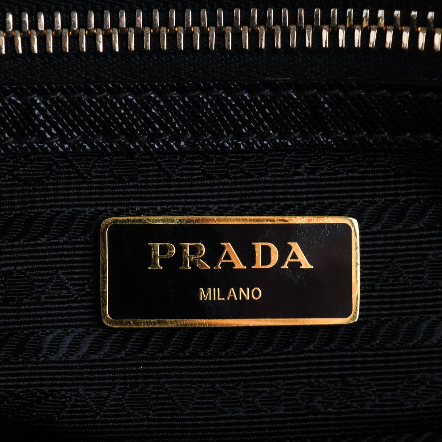 Saffiano Lux Extra Large Galleria Double Zip Tote Black