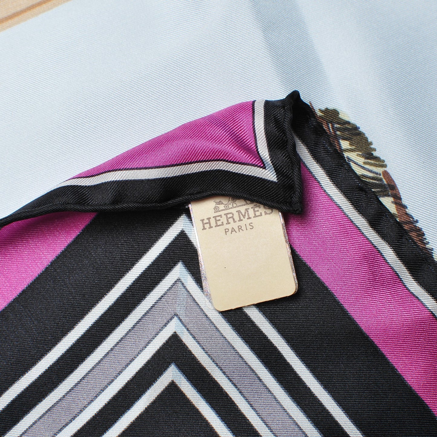 Silk Couvertures Et Tenues de Jour Scarf 140 Gris Perle Fuchsia Black