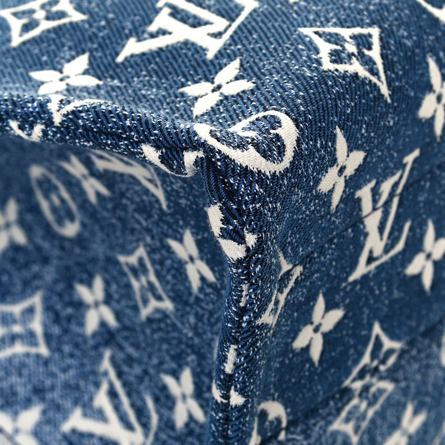 Louis Vuitton Monogram Jacquard Denim Onthego MM Bleu 7 of 11