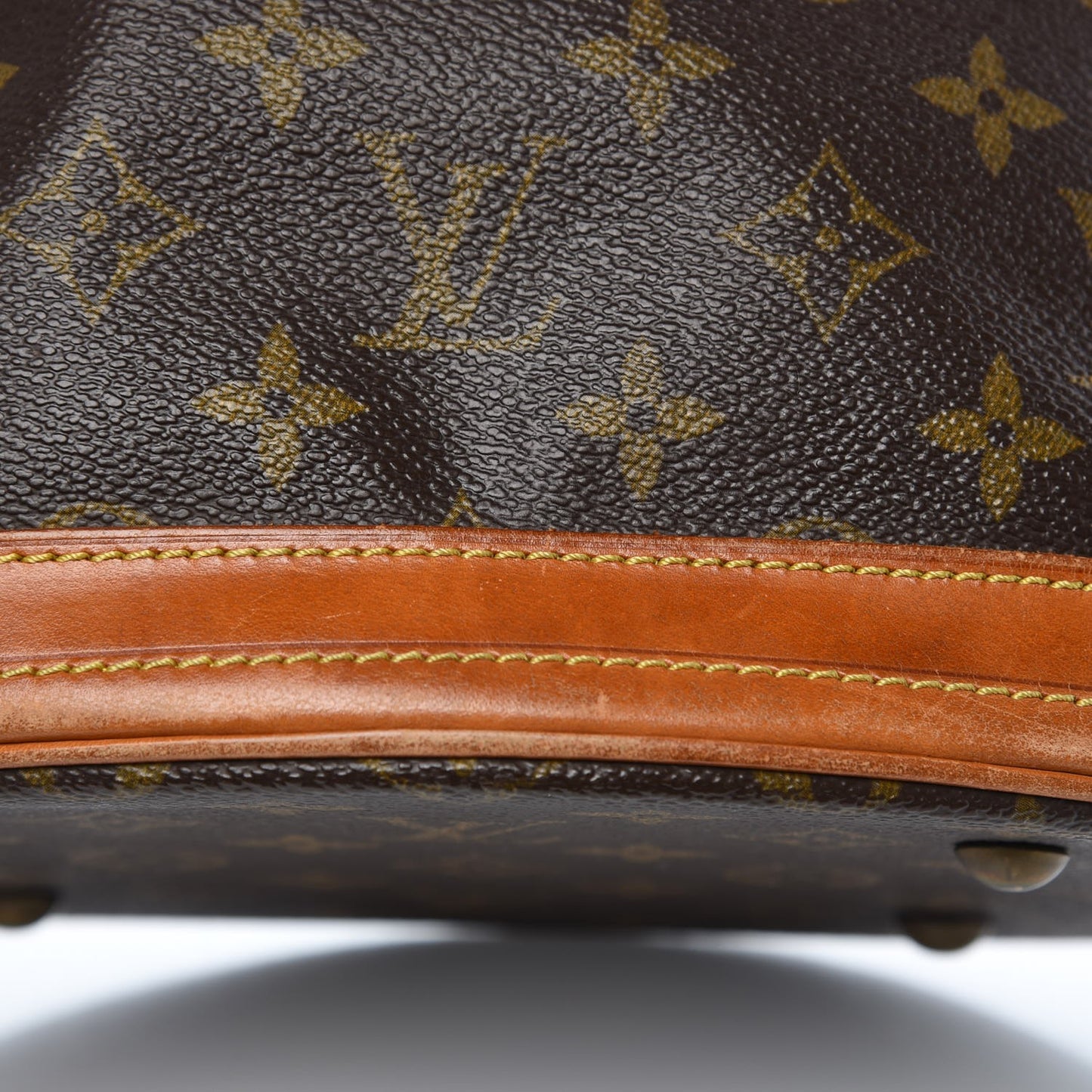 Monogram Petit Bucket 23